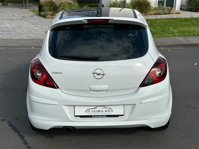 Opel Corsa view 8