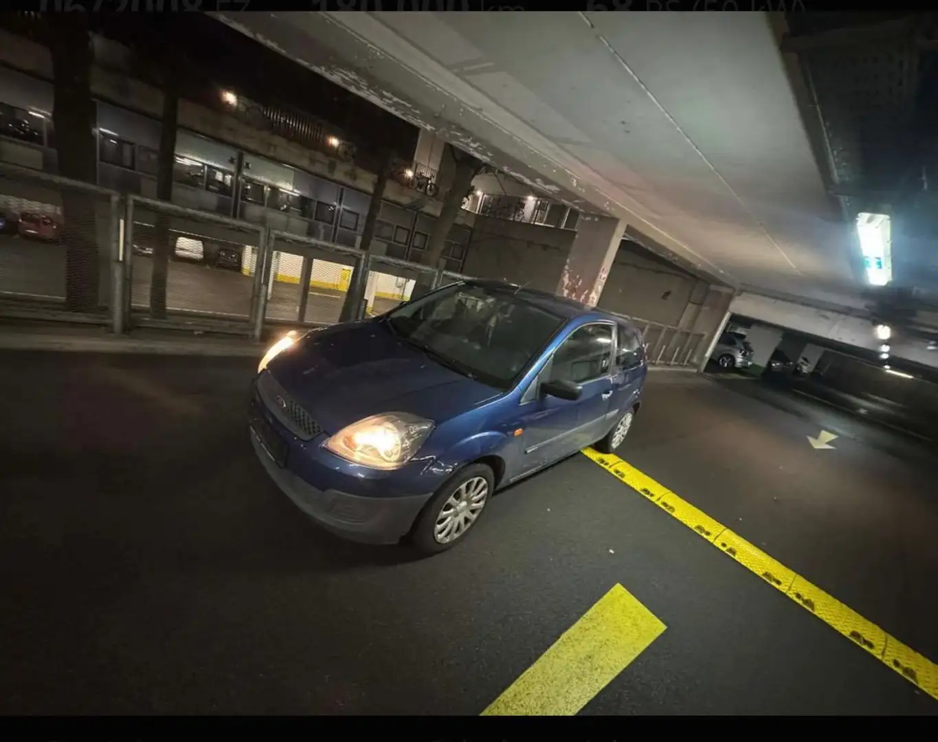 Ford Fiesta 1.3 Ambiente - 1