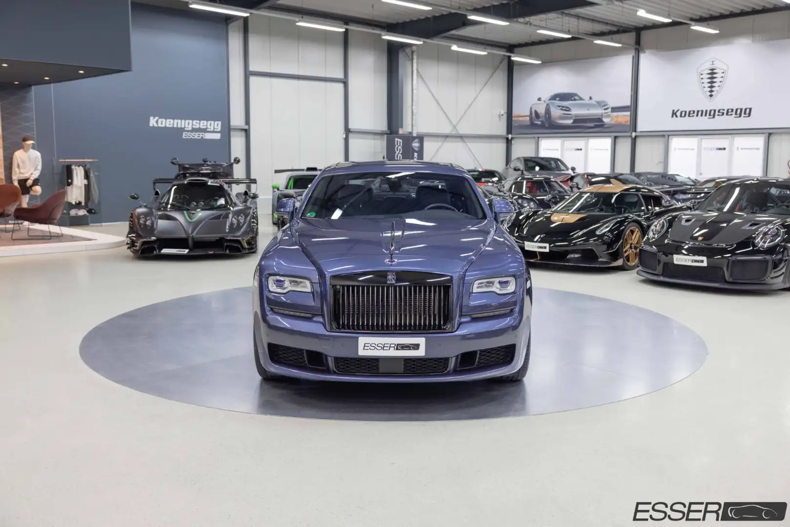 Rolls-Royce Ghost Black Badge | Bespoke | Theatre config. Blau - 2