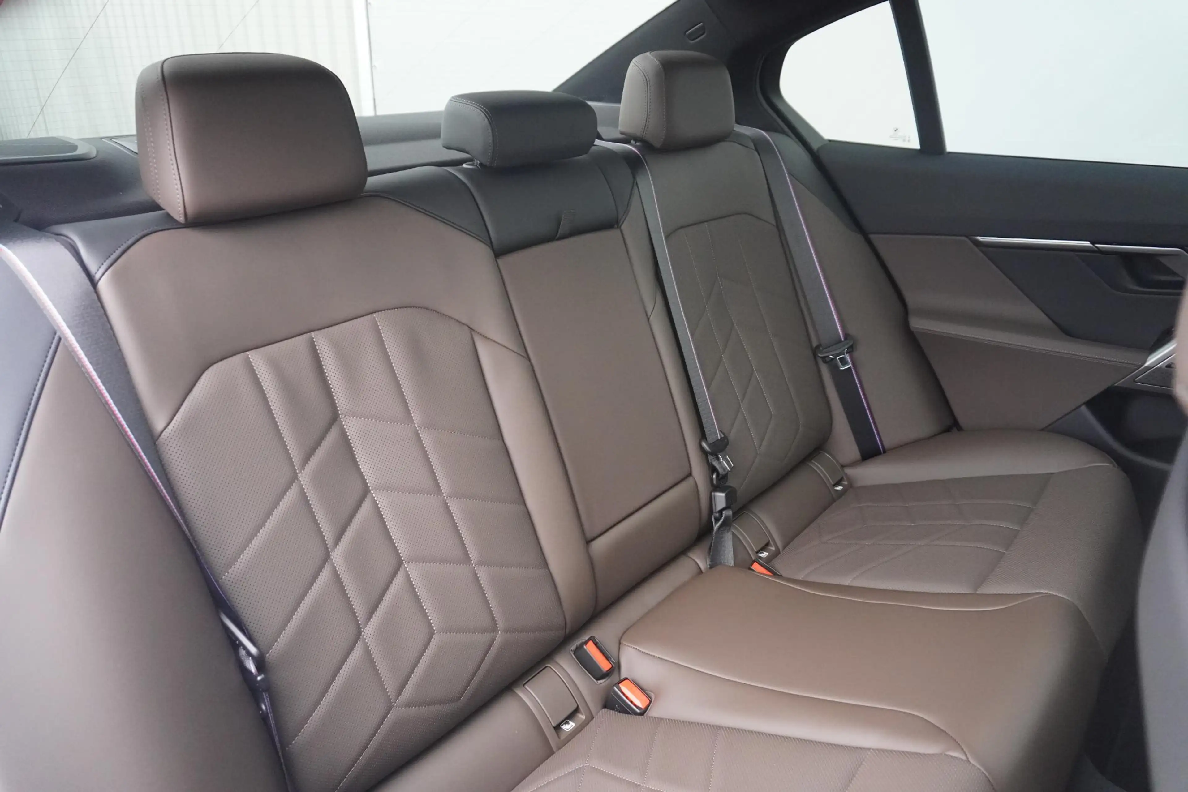 BMW i5 Sedan eDrive40 | M Sportpakket Pro | Panoramadak | — photo 10