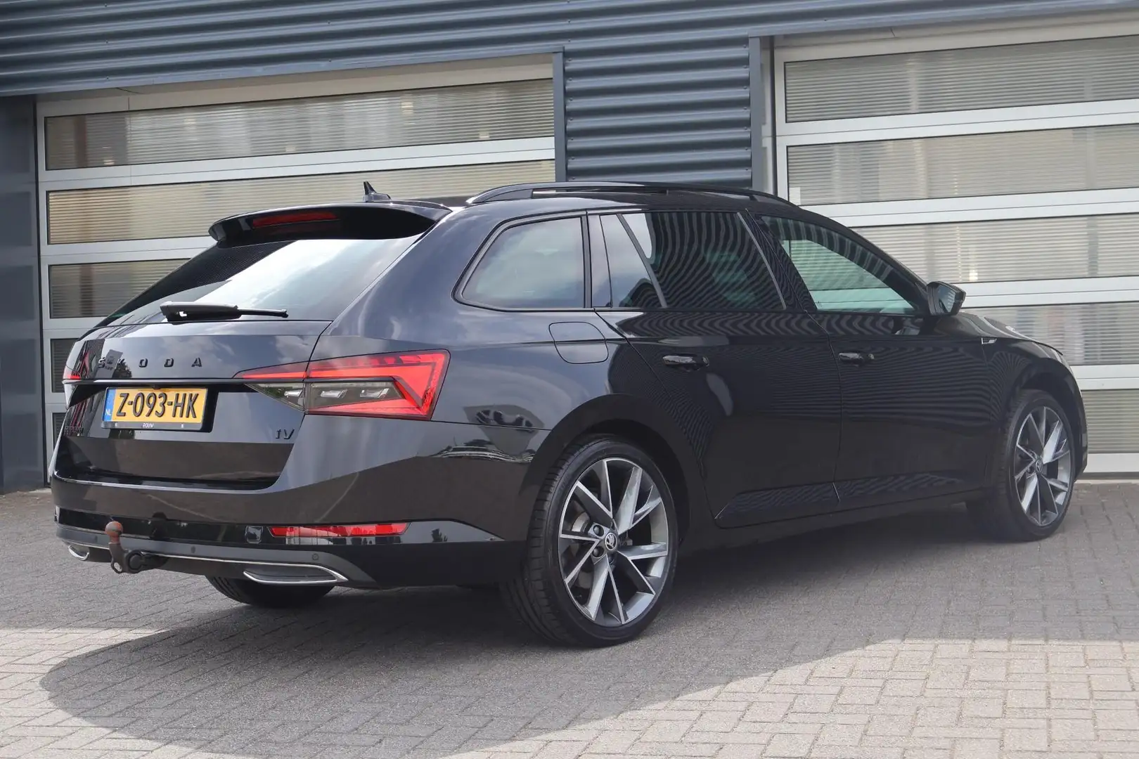 Skoda Superb Combi 1.4 TSI 218pk PHEV iV Sportline Business | S Zwart - 2