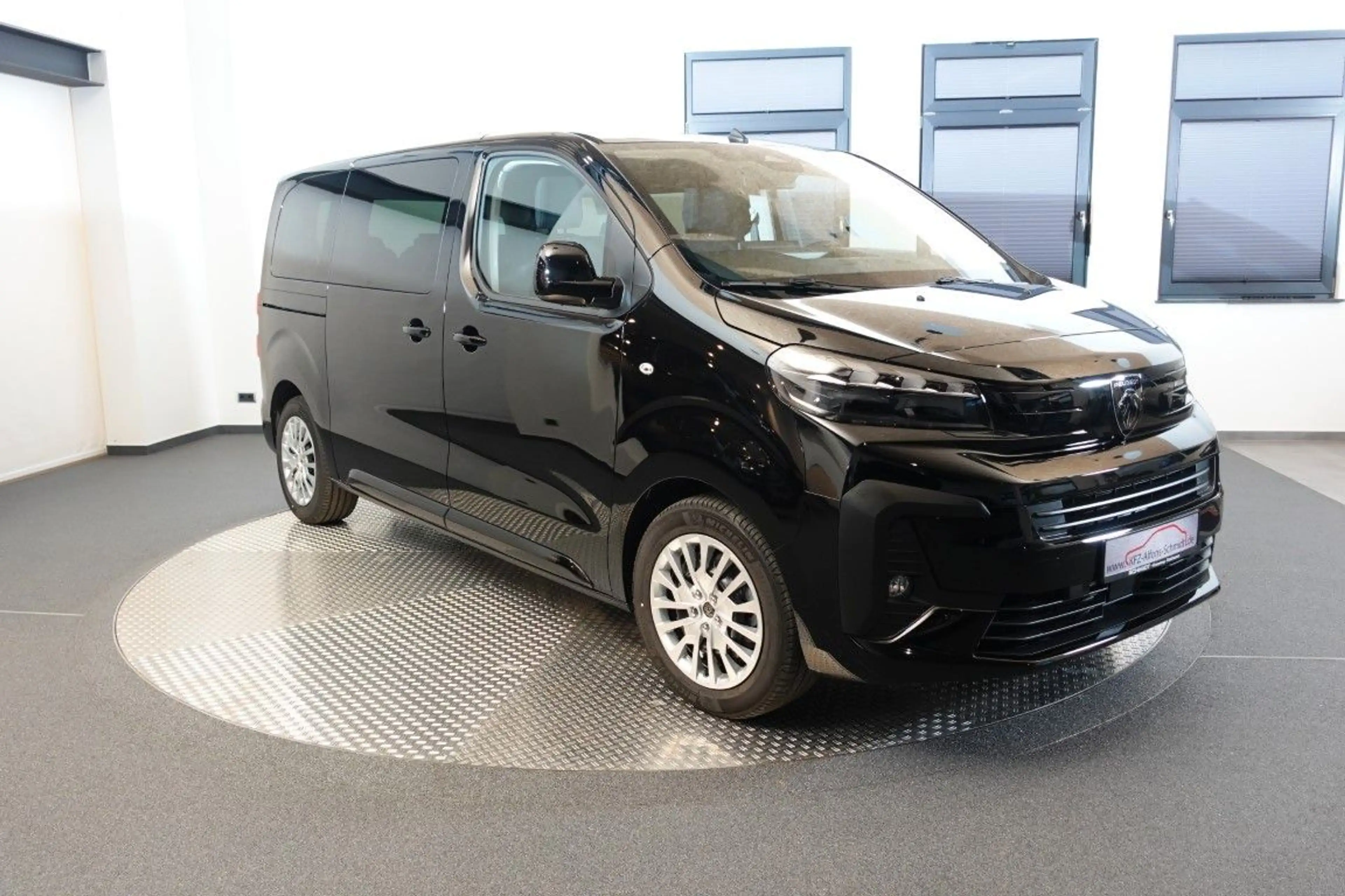 Peugeot Traveller Diesel 180 EAT8 Active L2*AHK — photo 9