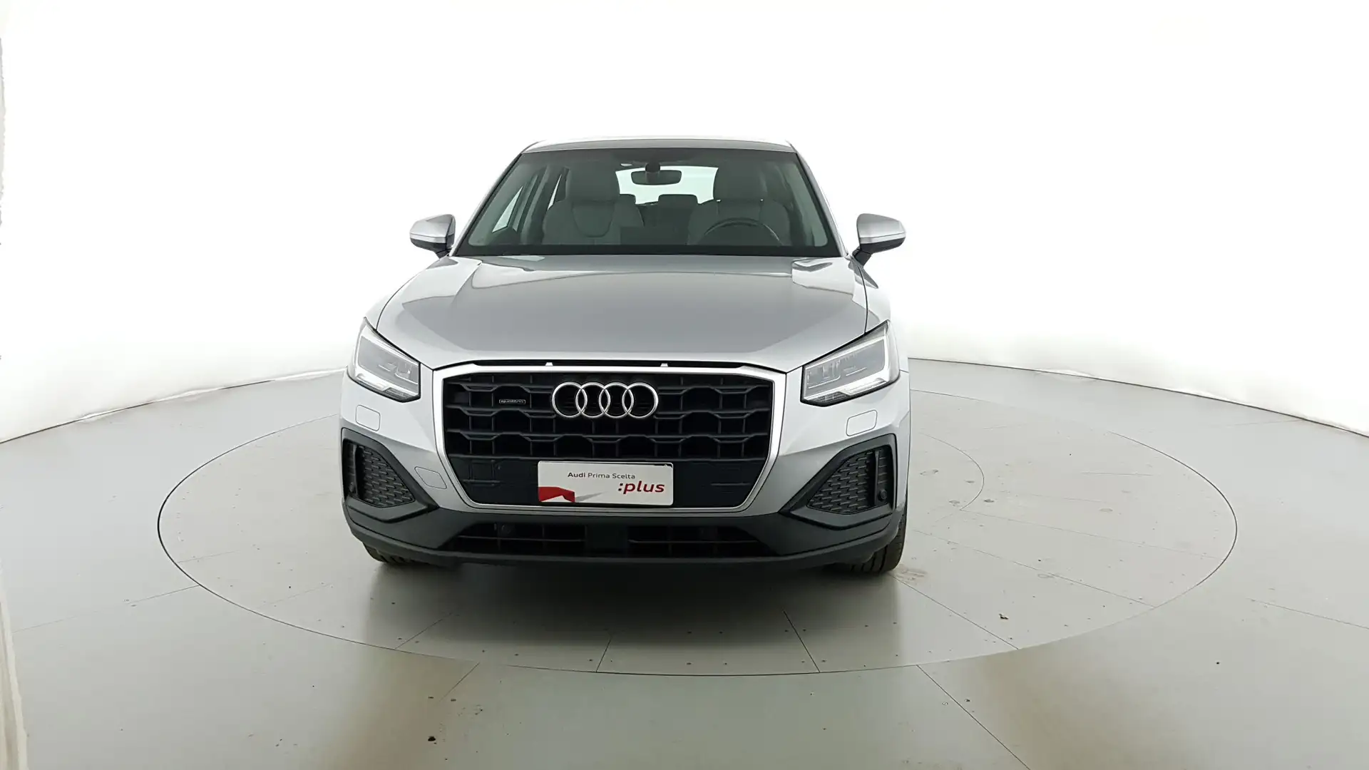 Audi Q2 35 2.0 tdi Admired quattro s-tronic Silber - 2