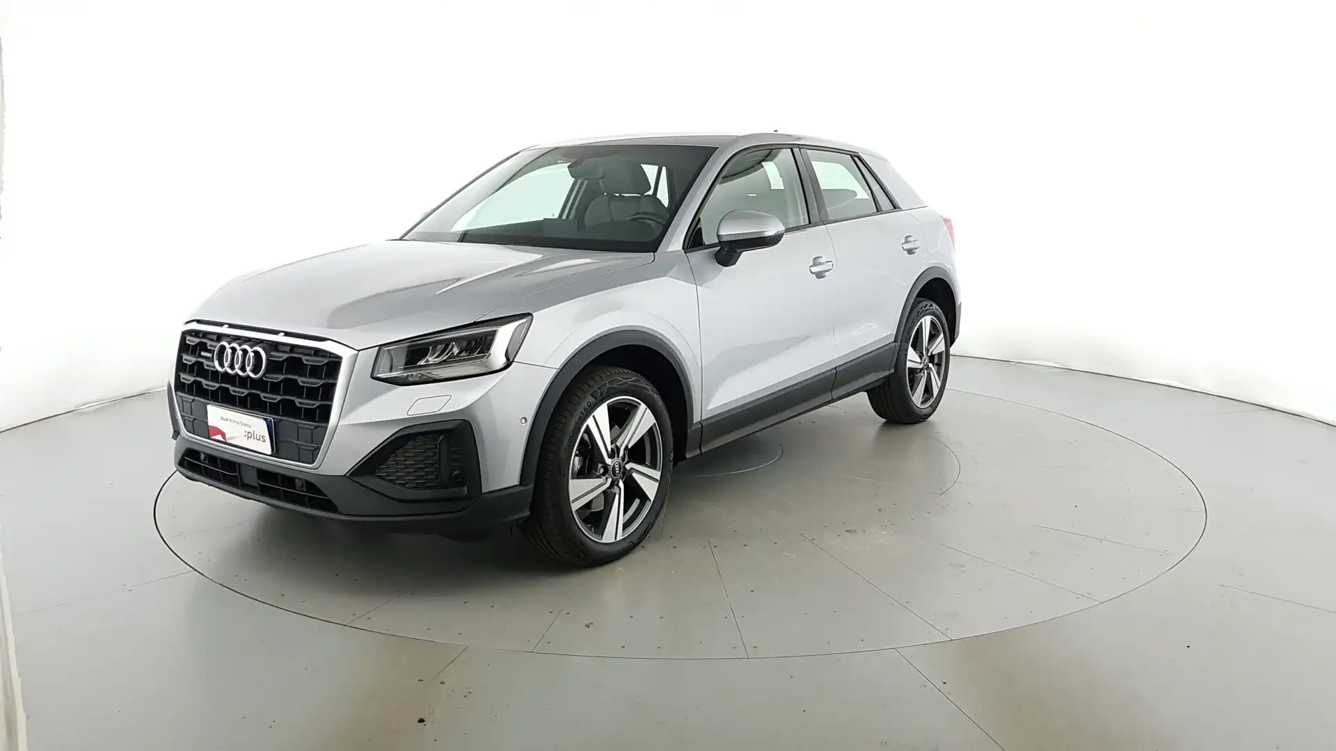 Audi Q2 35 2.0 tdi Admired quattro s-tronic Silber - 1