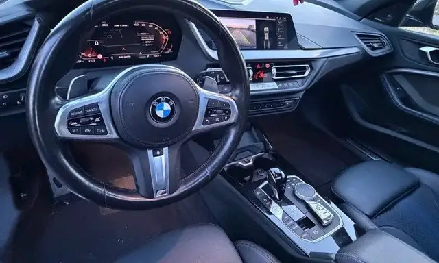 BMW 1 Series view 10