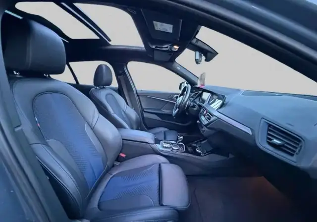 BMW 1 Series view 8
