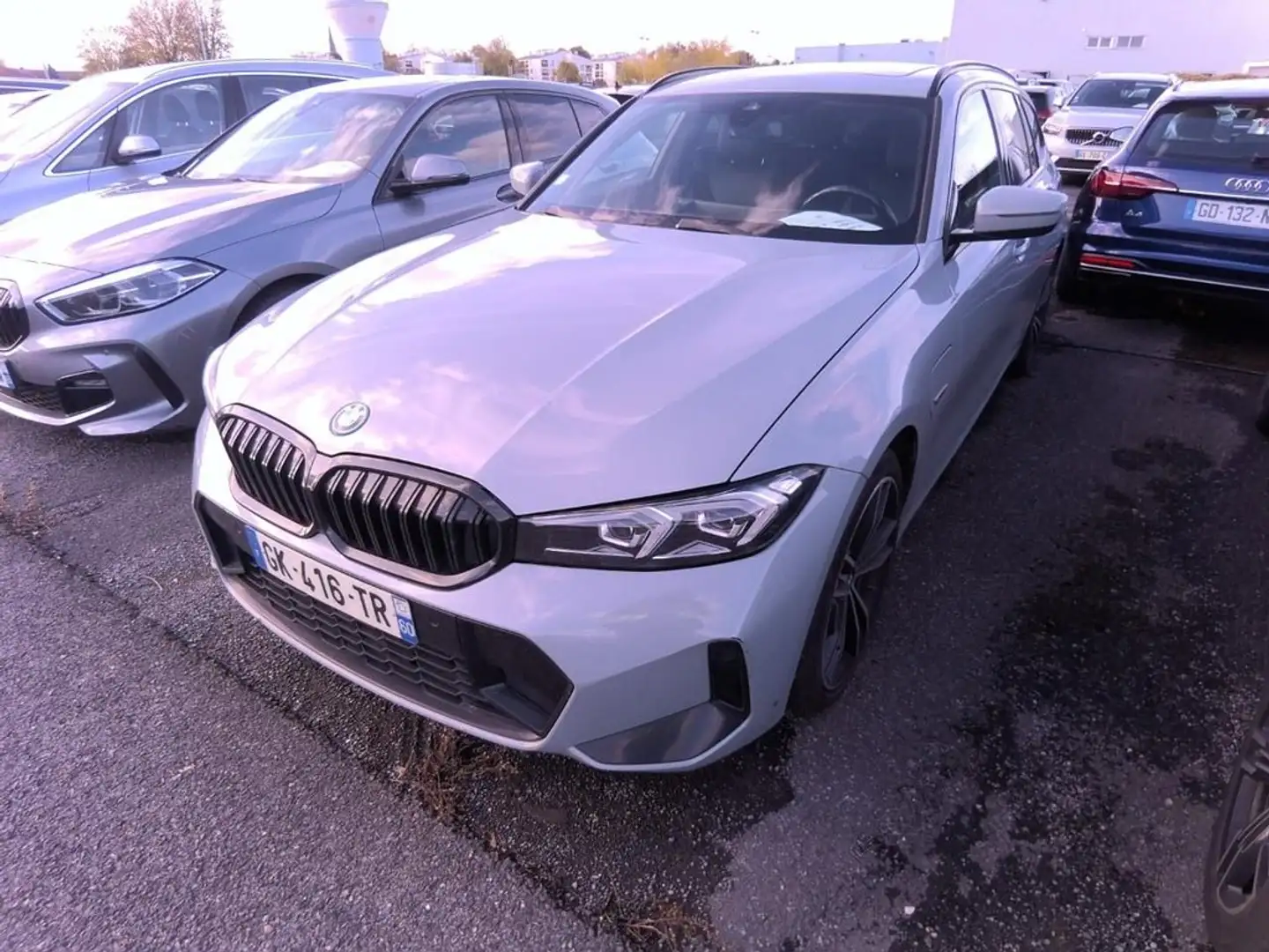 BMW 320 320d Auto.Touring Gris - 2
