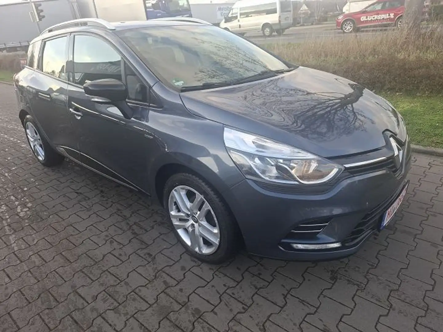 Renault Clio IV Grandtour Limited Grau - 2