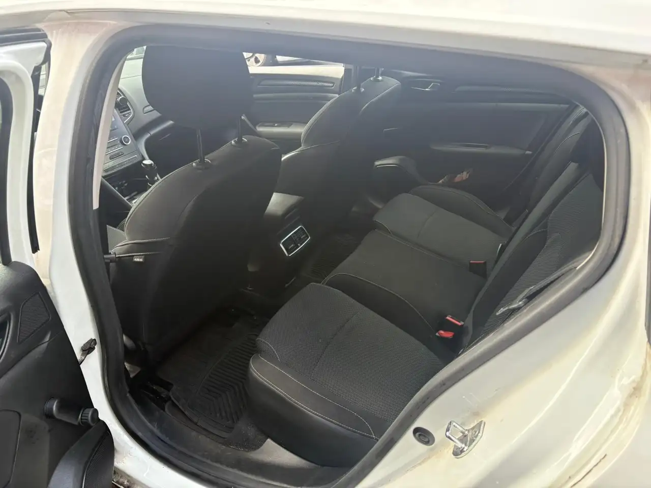 Renault megane 4 1l5 dci, foto 6