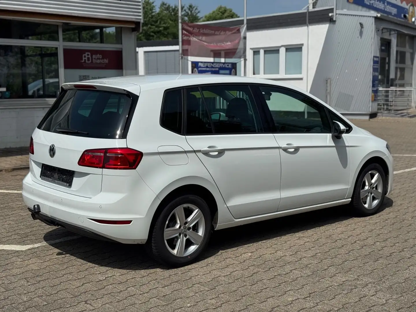 Volkswagen Golf Sportsvan VII *Automatik *AHK *Xenon Weiß - 2
