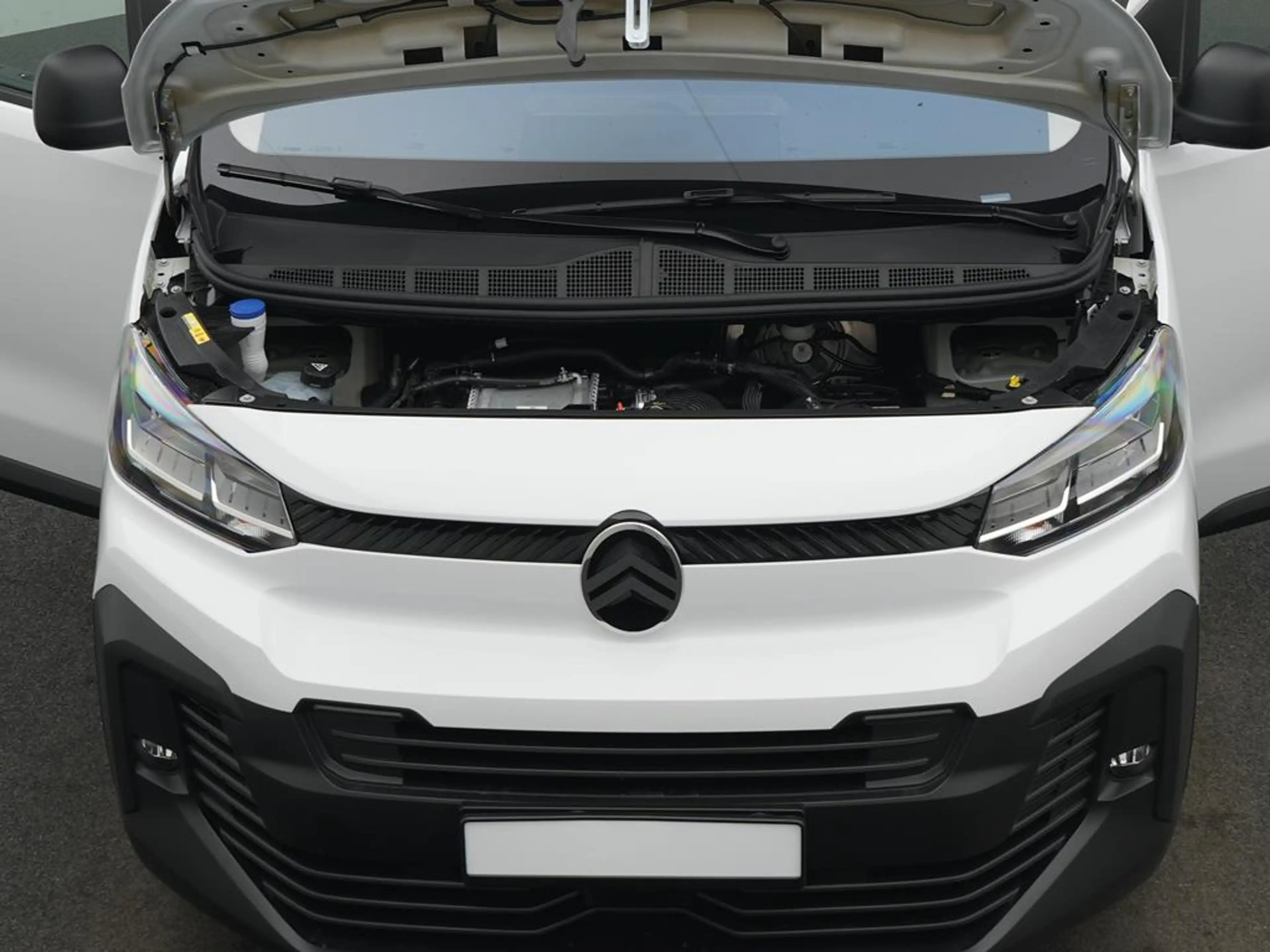 Citroen Jumpy Kombi M Diesel 180 Automatik 8-Sitzer — photo 8