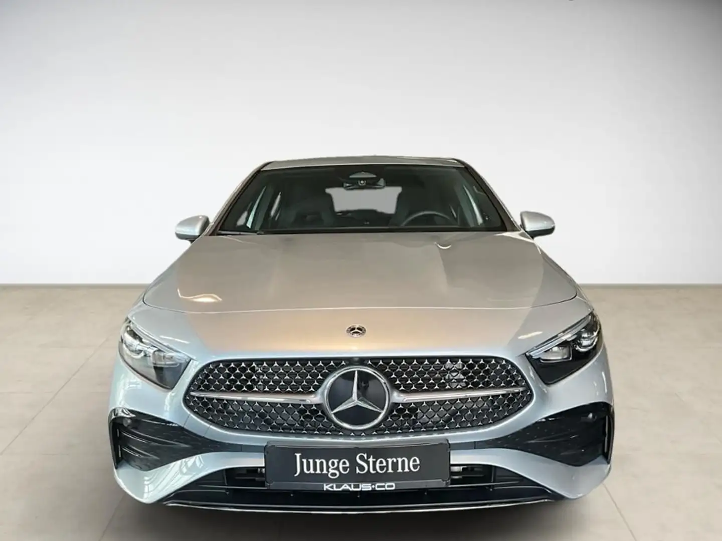 Mercedes-Benz A 200 d AMG Advanced Plus S-Sitz PDC SHZ SpurH Silber - 2