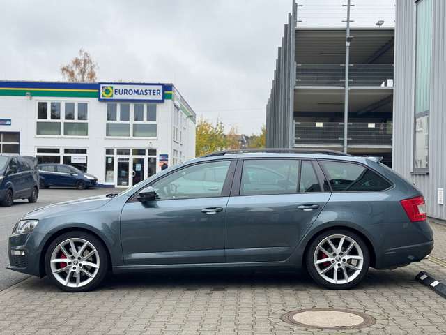Imagine Skoda Octavia Combi RS Sport DSG Pano ACC Spur 18