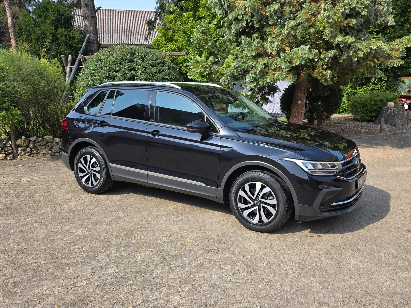 Volkswagen Tiguan Facelift-Mod., DSG, ACTIVE, NAVI, Kamera, LED, 1a Schwarz - 2