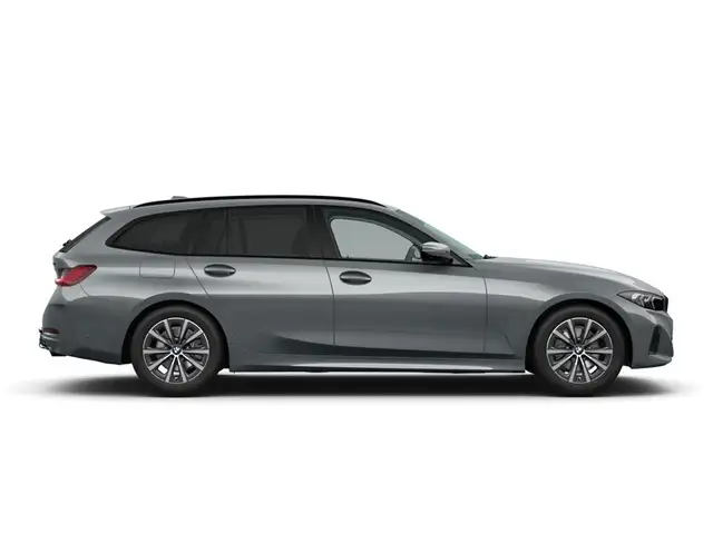 BMW 3 Series view 4