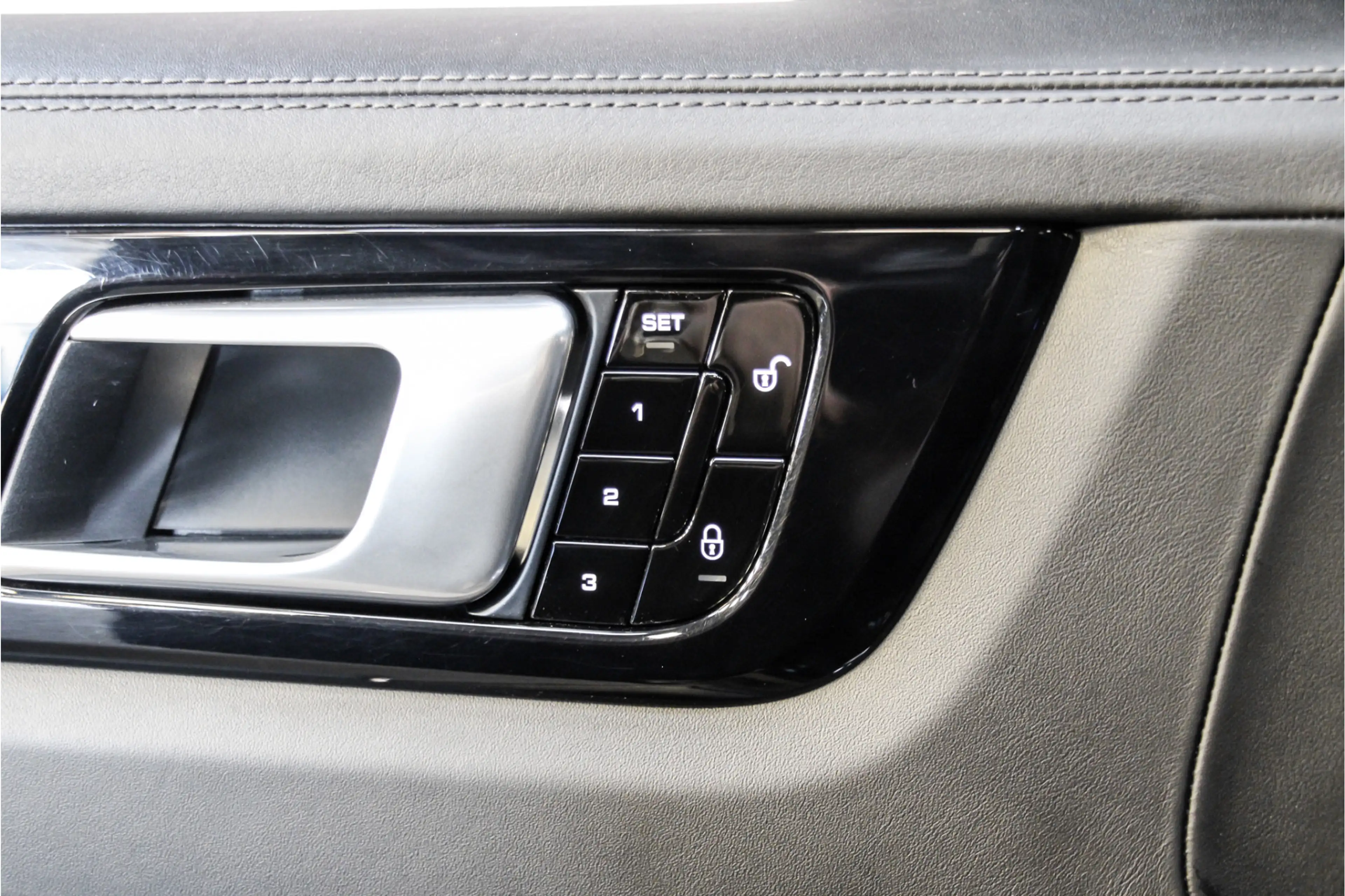 Porsche Cayenne 3.0 E-Hybrid |Pano|Sfeer|Chrono|21inch| — photo 12