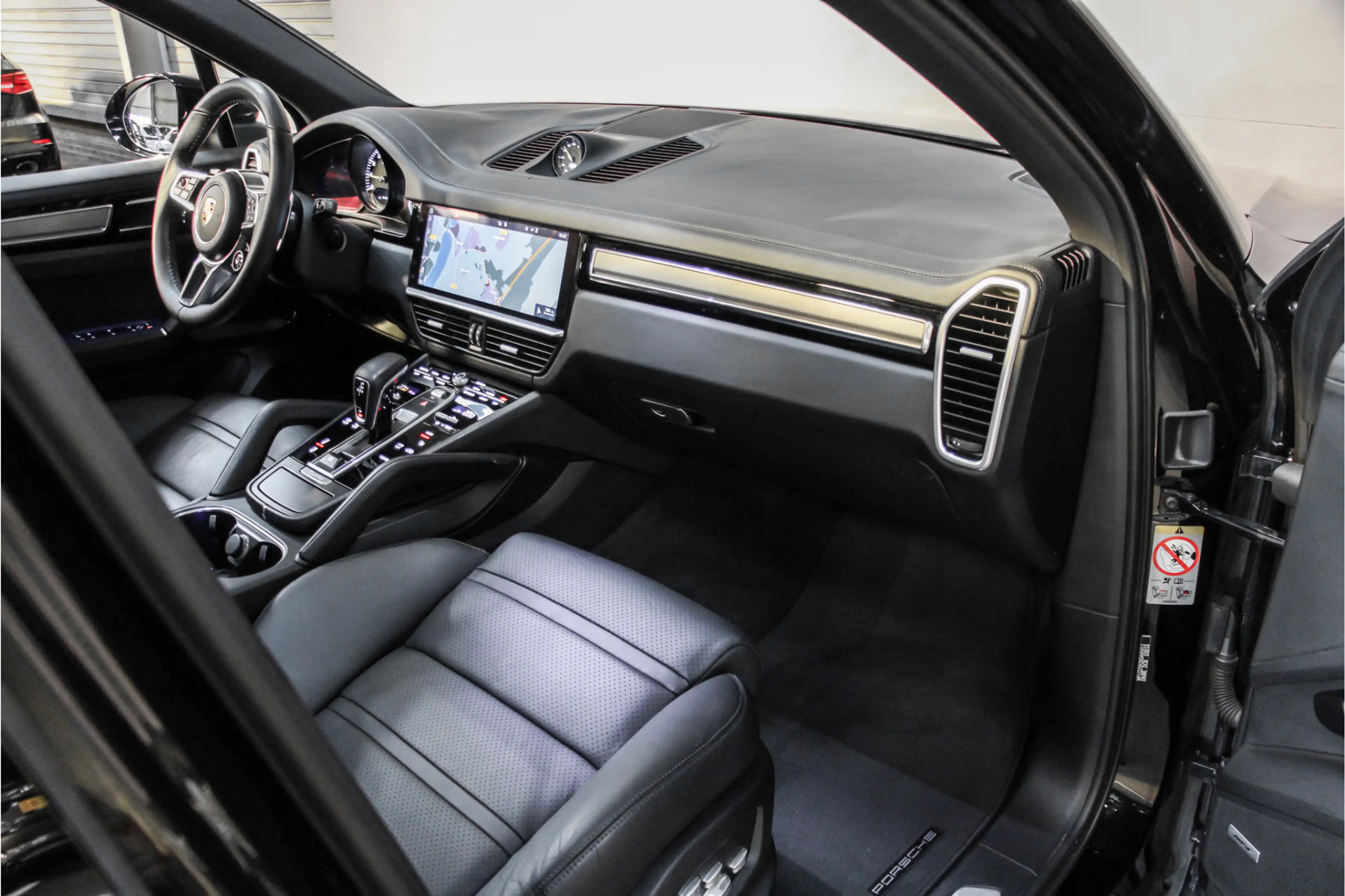 Porsche Cayenne 3.0 E-Hybrid |Pano|Sfeer|Chrono|21inch| — photo 9