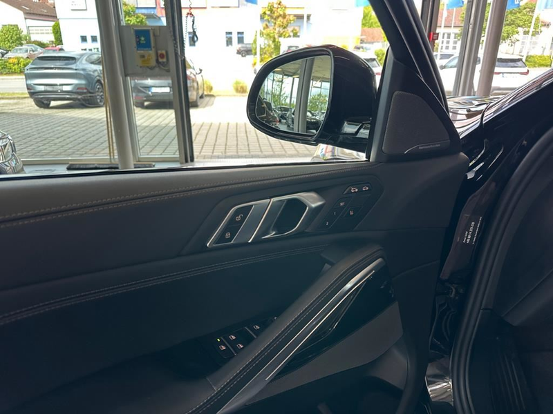 BMW X6 M Sport Pro — photo 10
