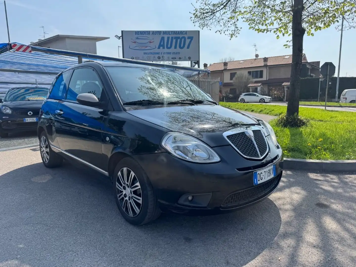 Lancia Ypsilon 1.4 Argento Nero - 1