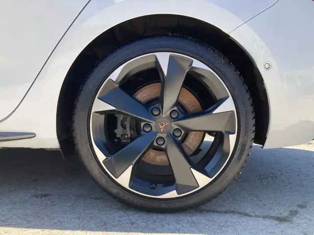 Cupra Leon view 13