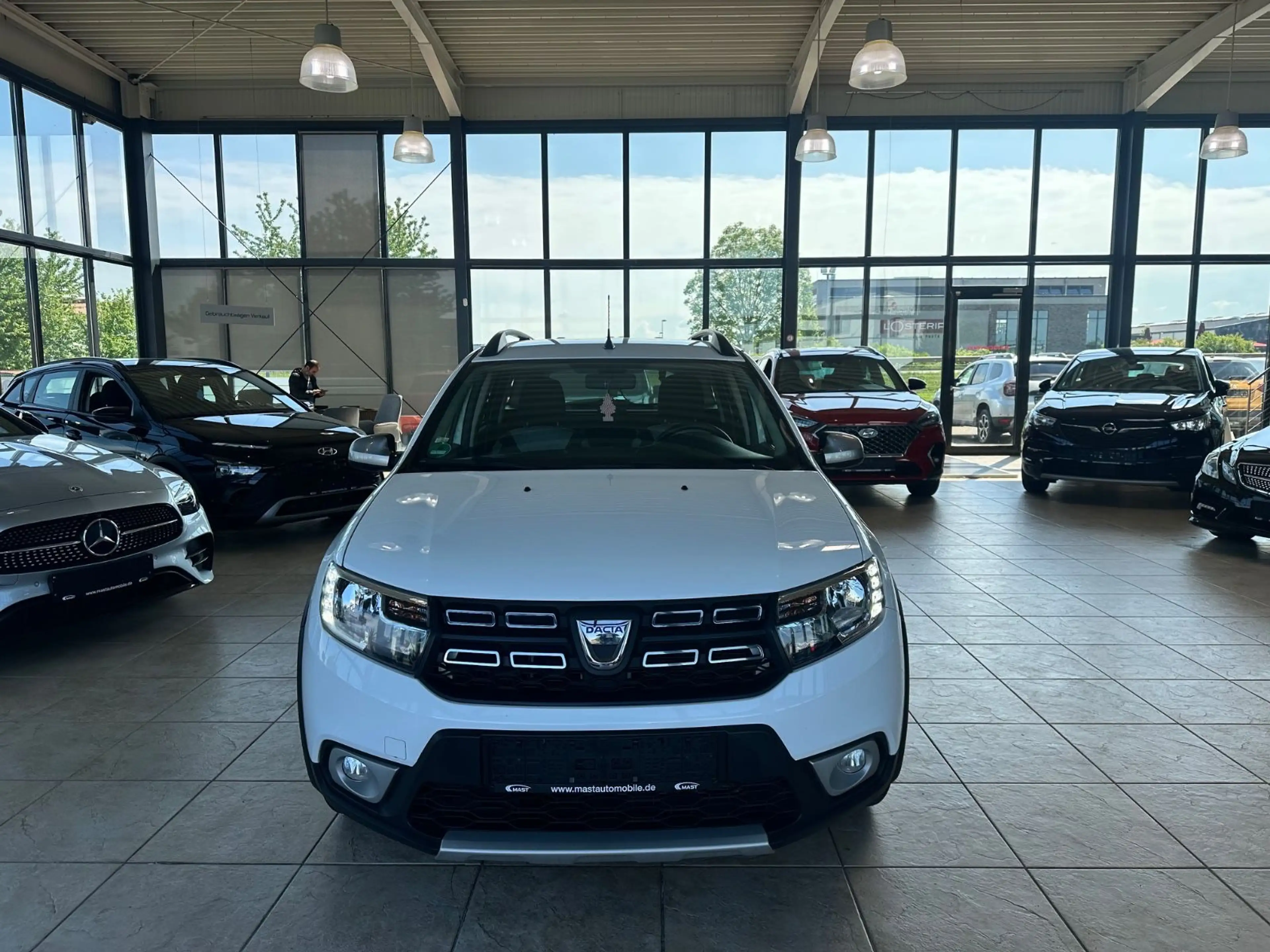 Dacia Logan MCV II Kombi Stepway Celebration — photo 2