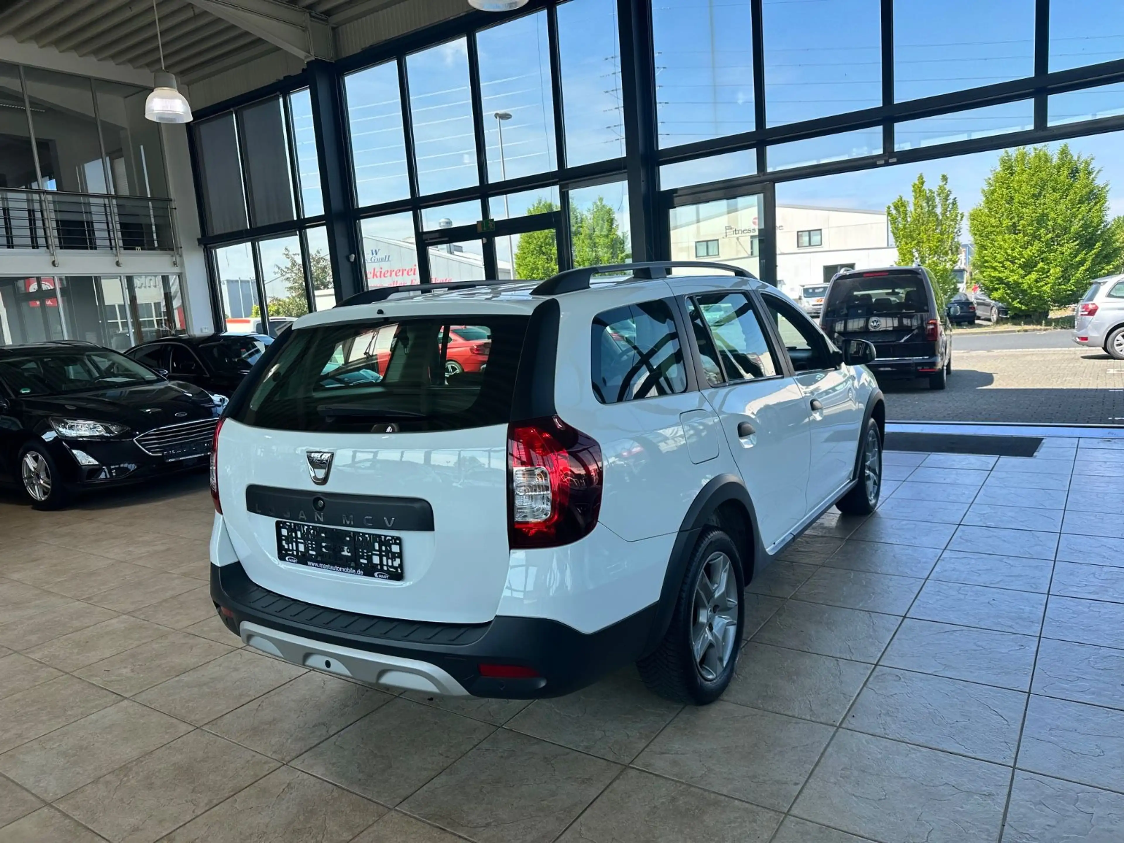 Dacia Logan MCV II Kombi Stepway Celebration — photo 5