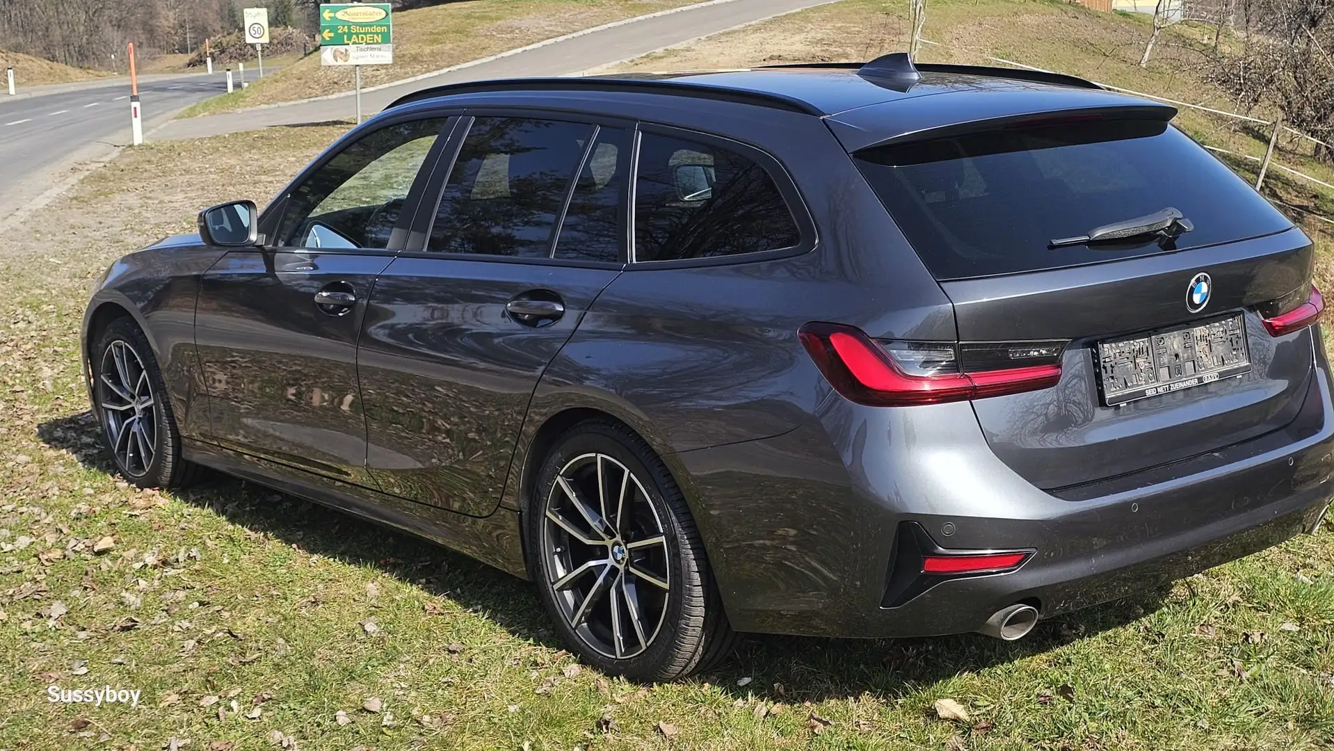 BMW 318 318d Touring Advantage Aut. Advantage Grau - 1