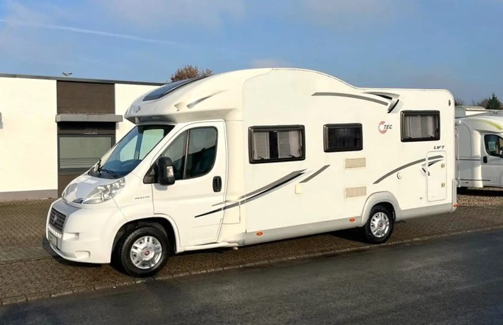 Tec Rotec 652 G - Hub/Festbett - auto.Sat/TV - Klima Weiß - 1
