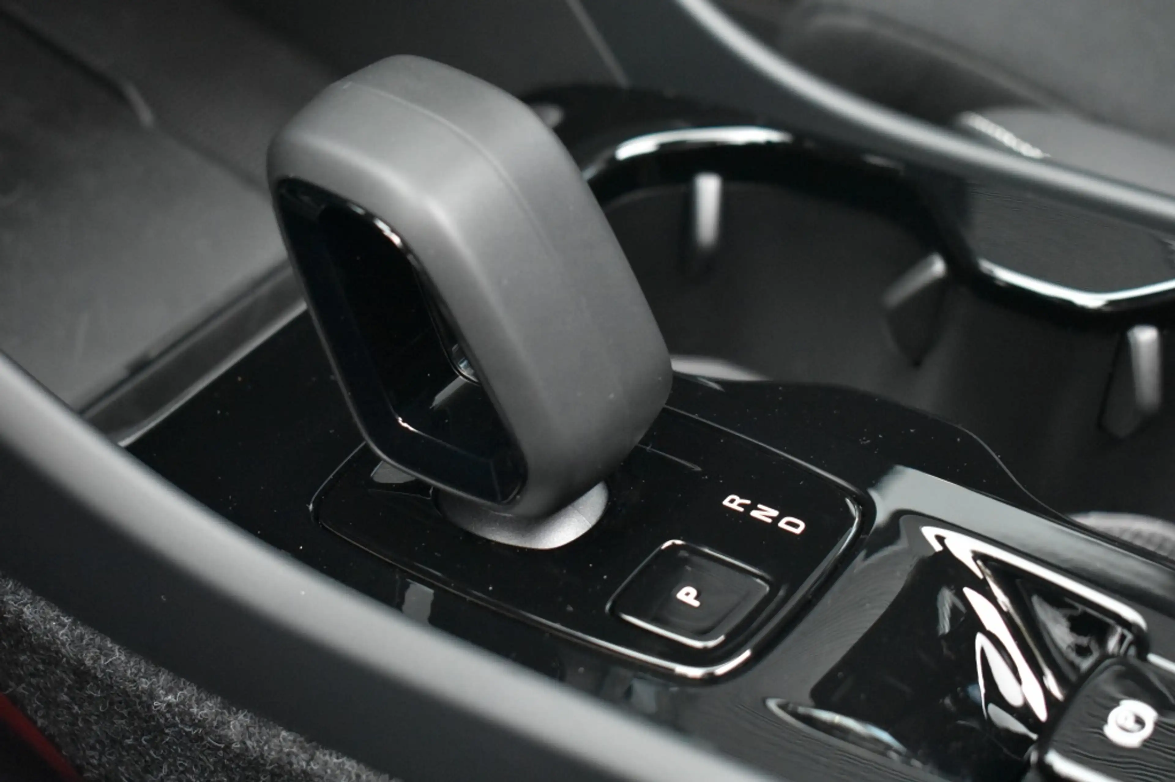 Volvo XC40 B4 197pk Plus Dark | Lounge | Lighting | Trekhaak — photo 17