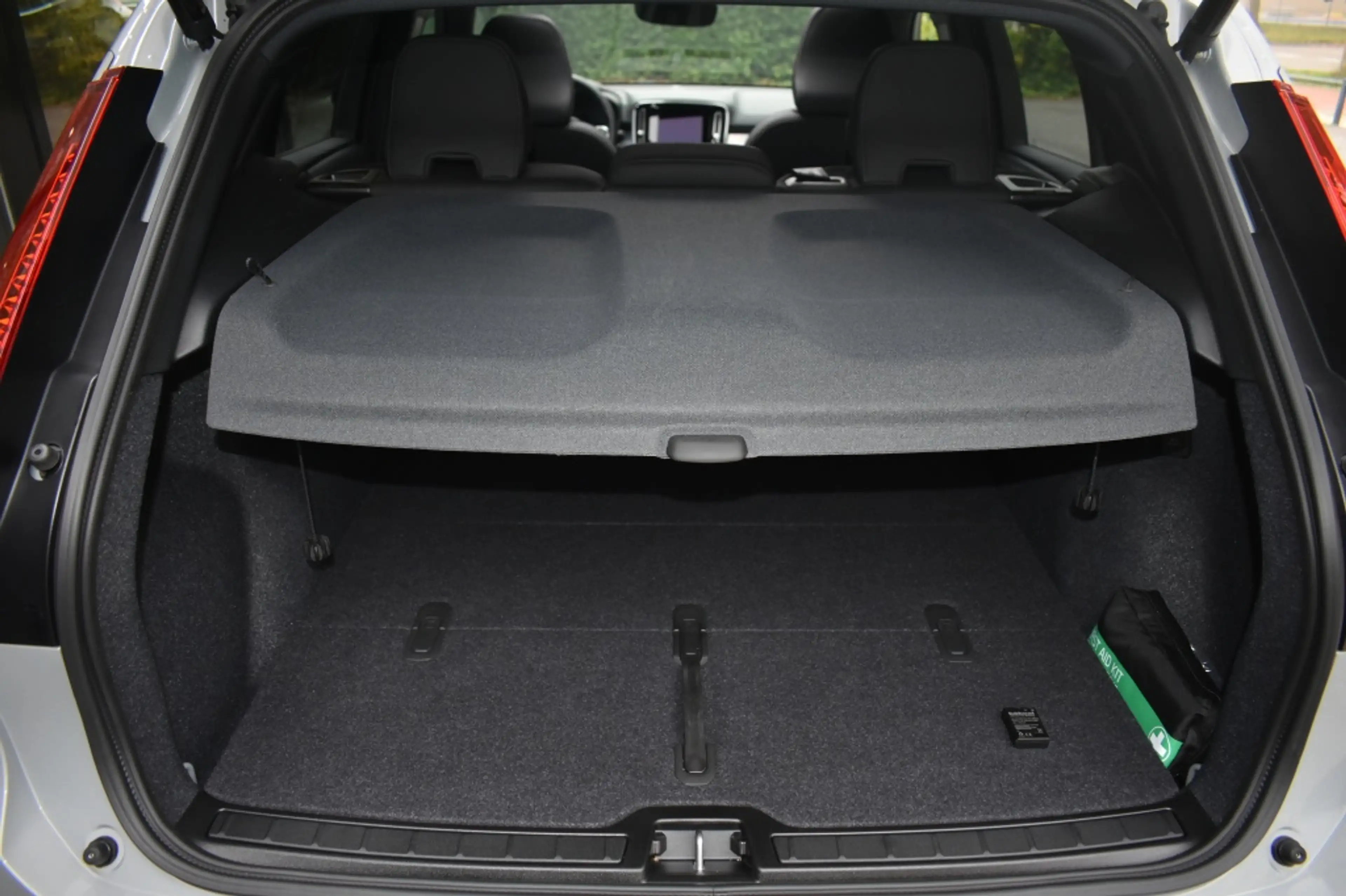 Volvo XC40 B4 197pk Plus Dark | Lounge | Lighting | Trekhaak — photo 33
