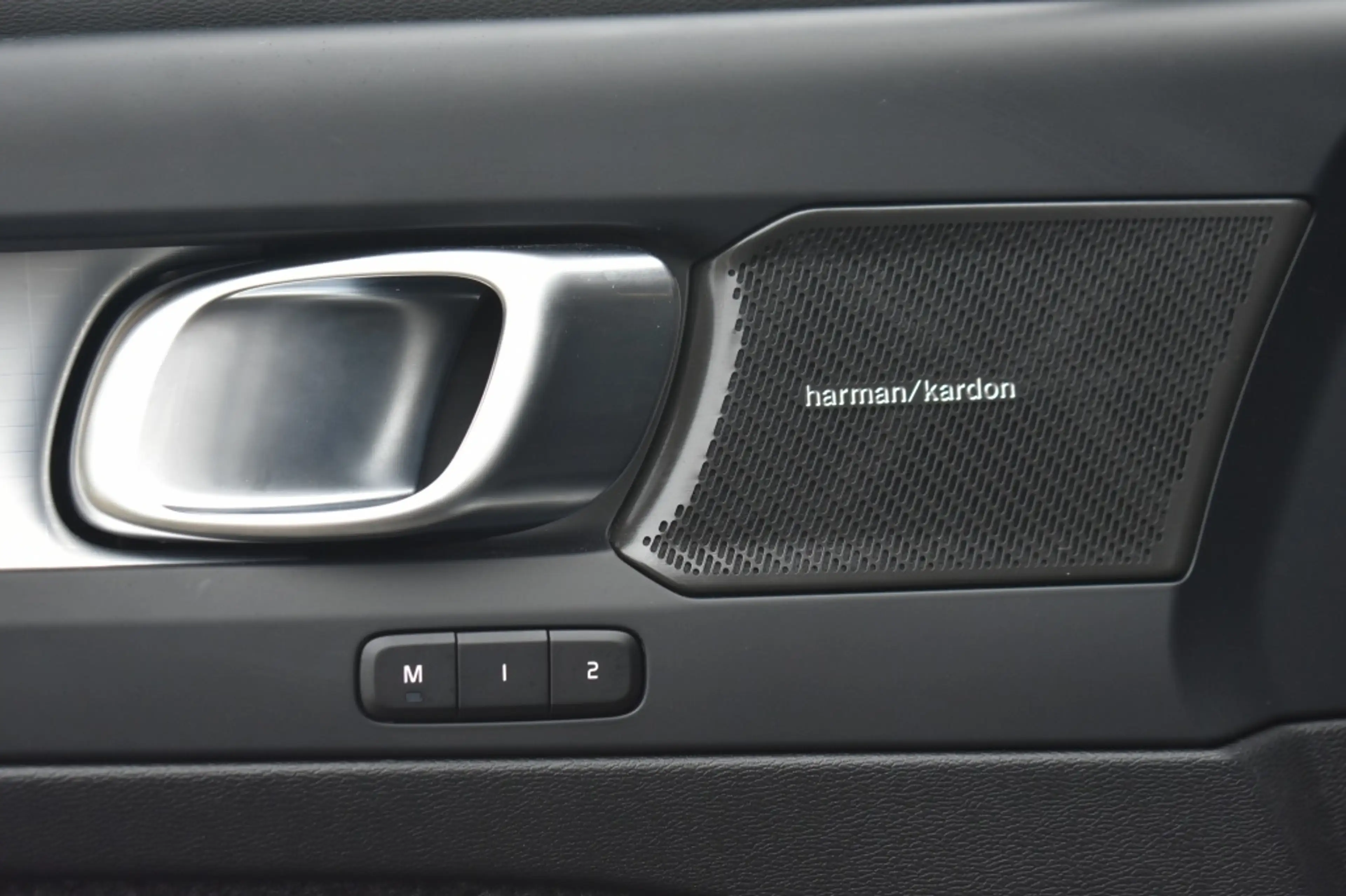 Volvo XC40 B4 197pk Plus Dark | Lounge | Lighting | Trekhaak — photo 14