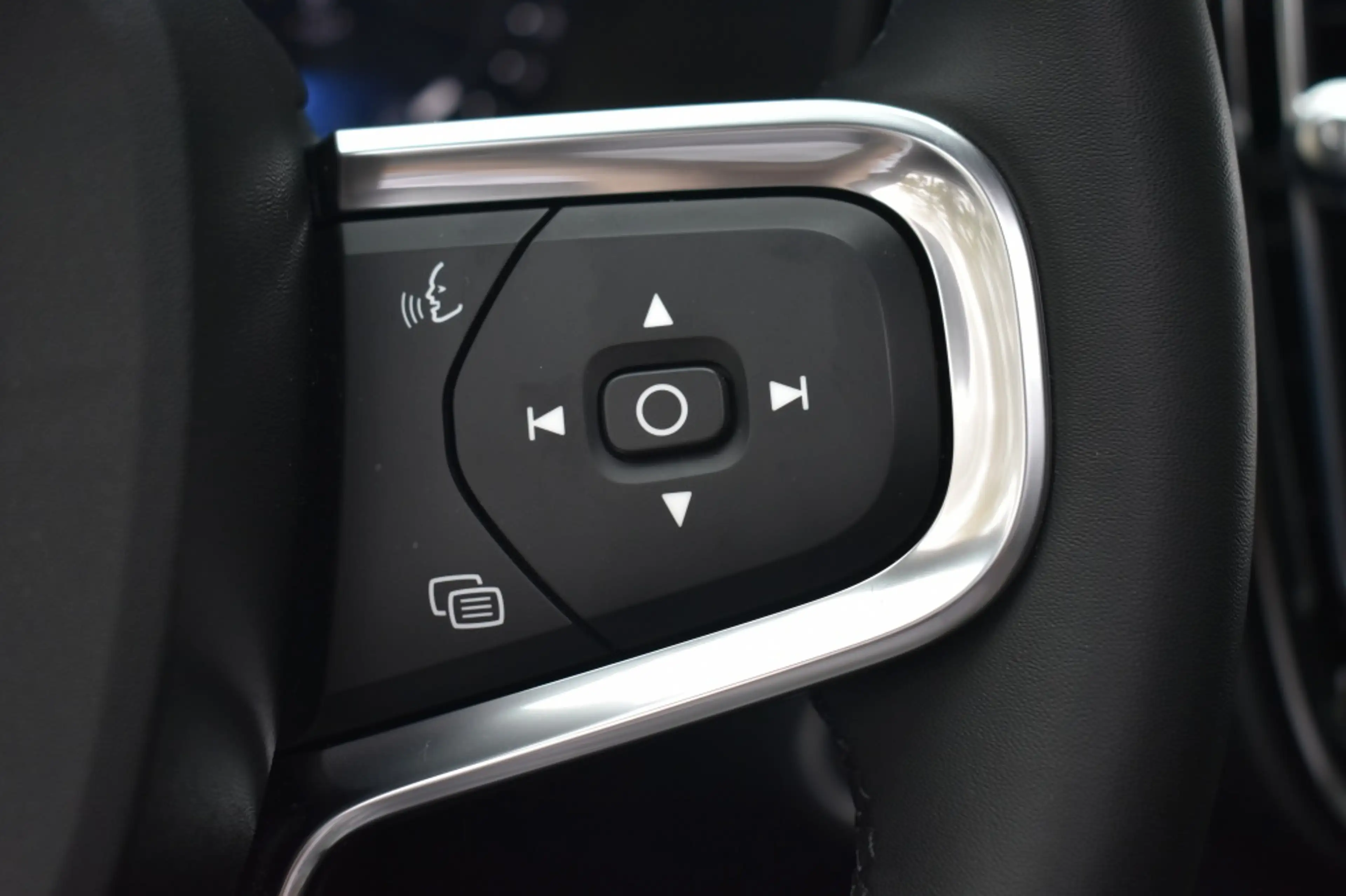 Volvo XC40 B4 197pk Plus Dark | Lounge | Lighting | Trekhaak — photo 20