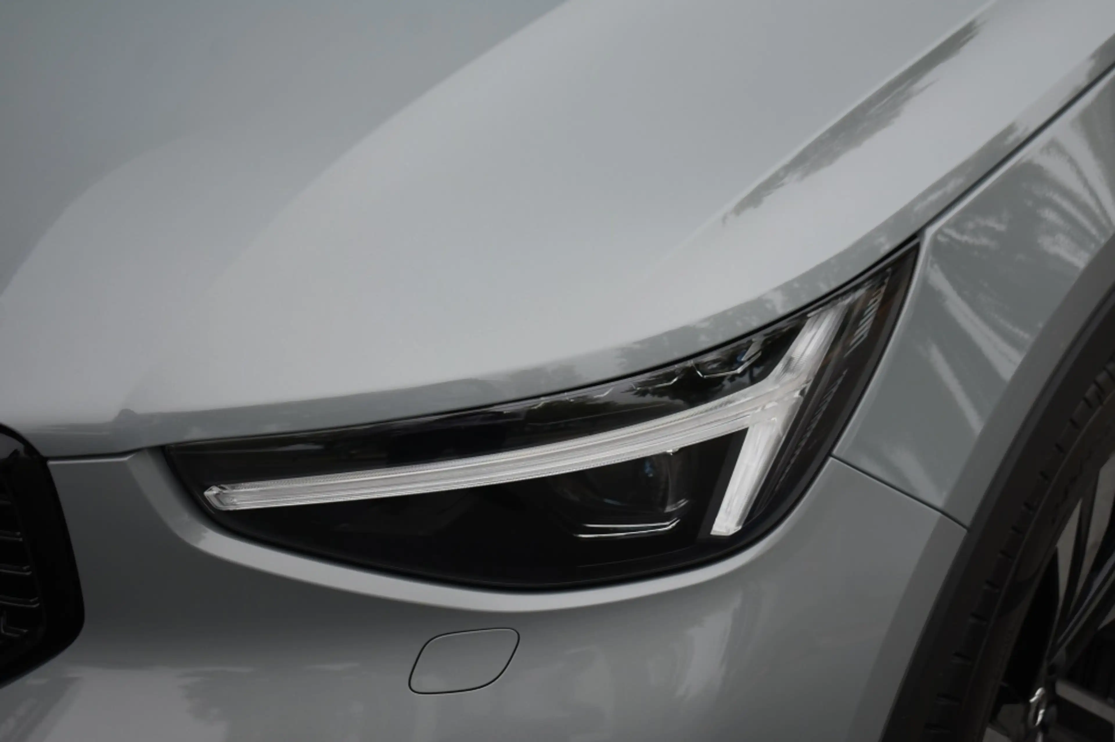 Volvo XC40 B4 197pk Plus Dark | Lounge | Lighting | Trekhaak — photo 7