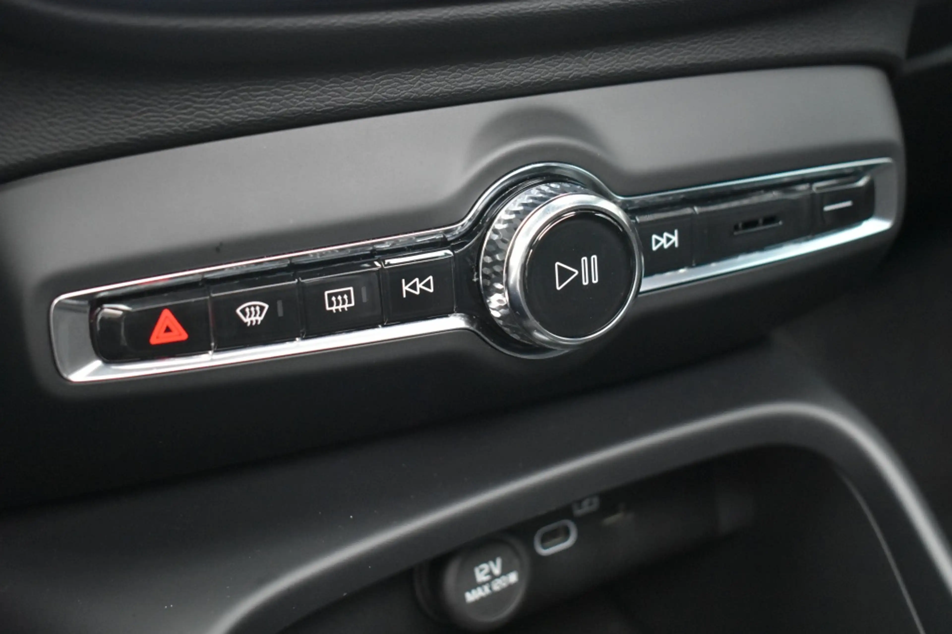 Volvo XC40 B4 197pk Plus Dark | Lounge | Lighting | Trekhaak — photo 18