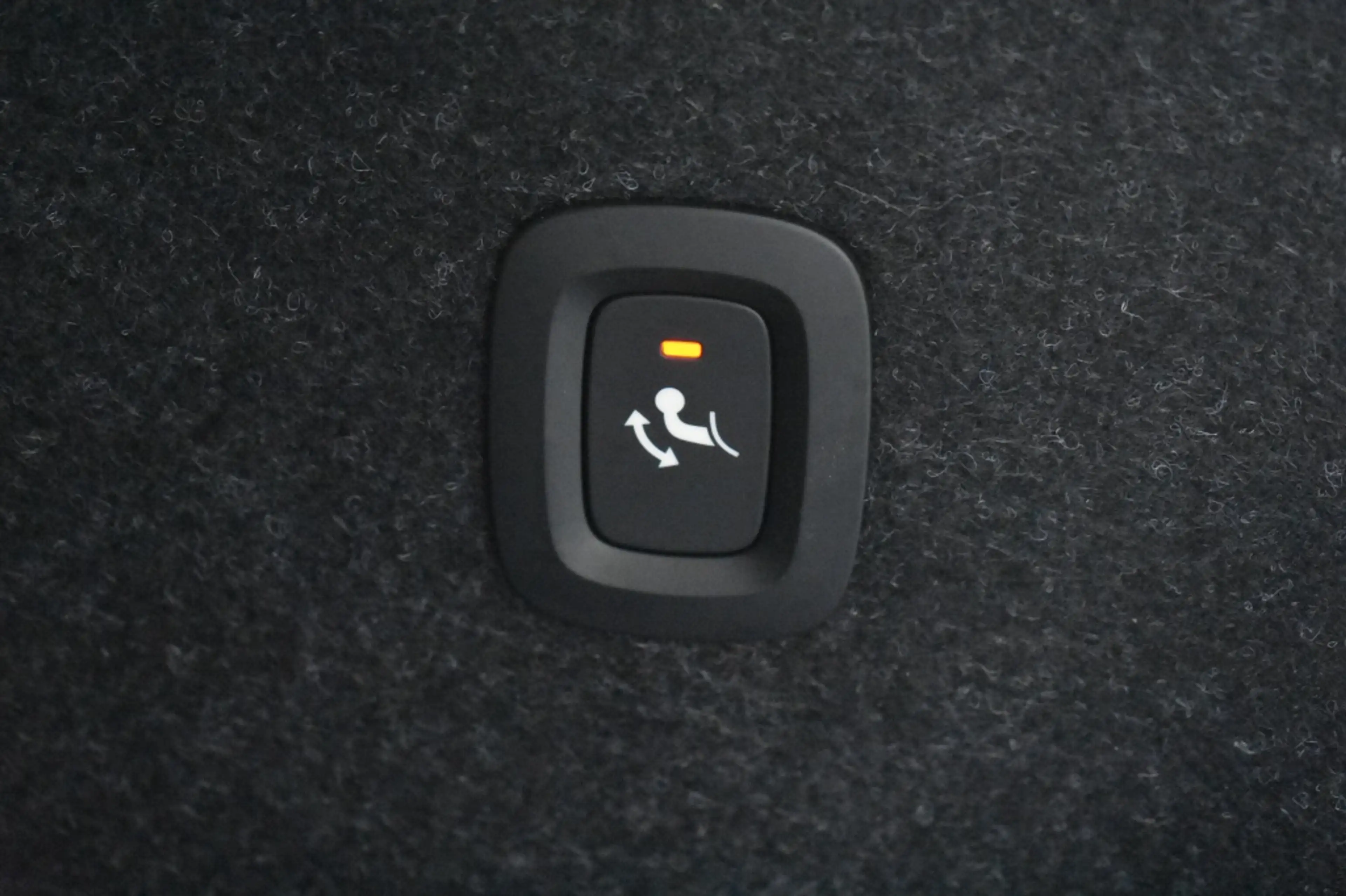 Volvo XC40 B4 197pk Plus Dark | Lounge | Lighting | Trekhaak — photo 35