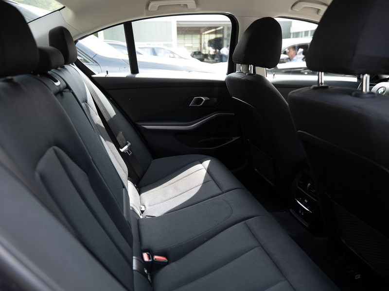 BMW 318 d Advantage LED NAVI SITZHEIZUNG PDC KLIMA — photo 9