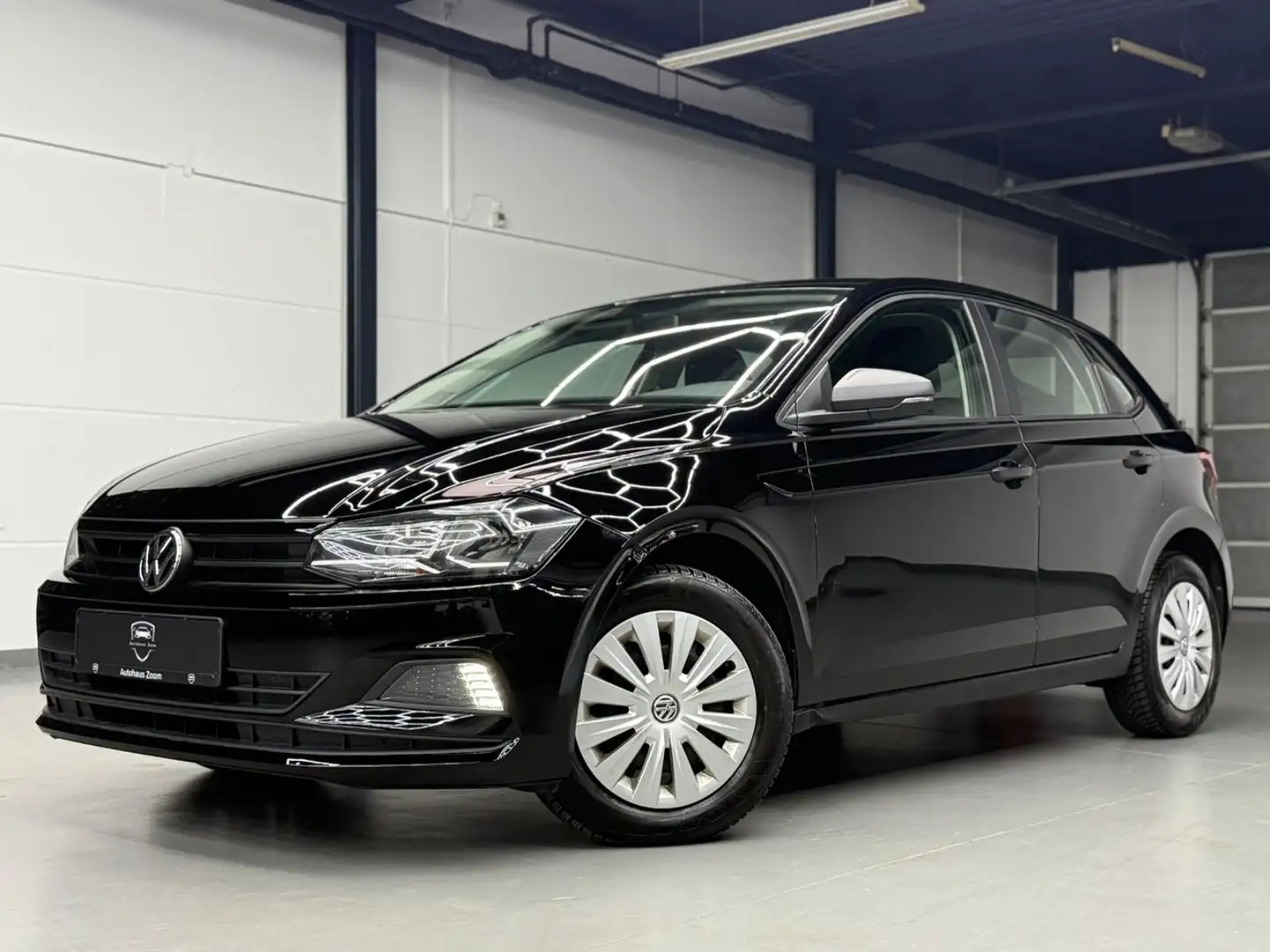 Volkswagen Polo Trendline 2.HAND/SZH/KLIMA/TÜV NEU/ALLWETTE Schwarz - 1
