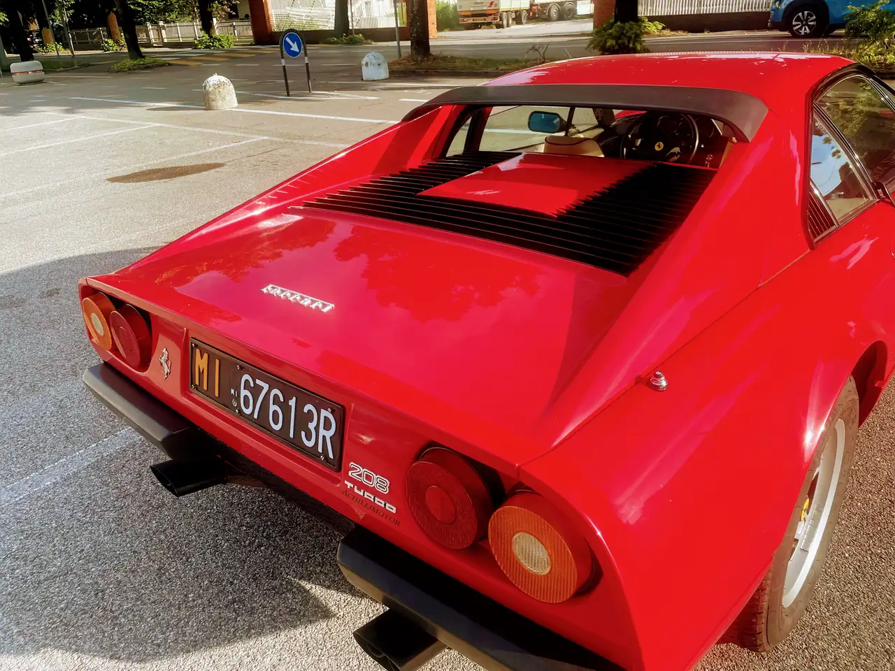 Ferrari 208 2.0 turbo GTB 220cv, foto 2