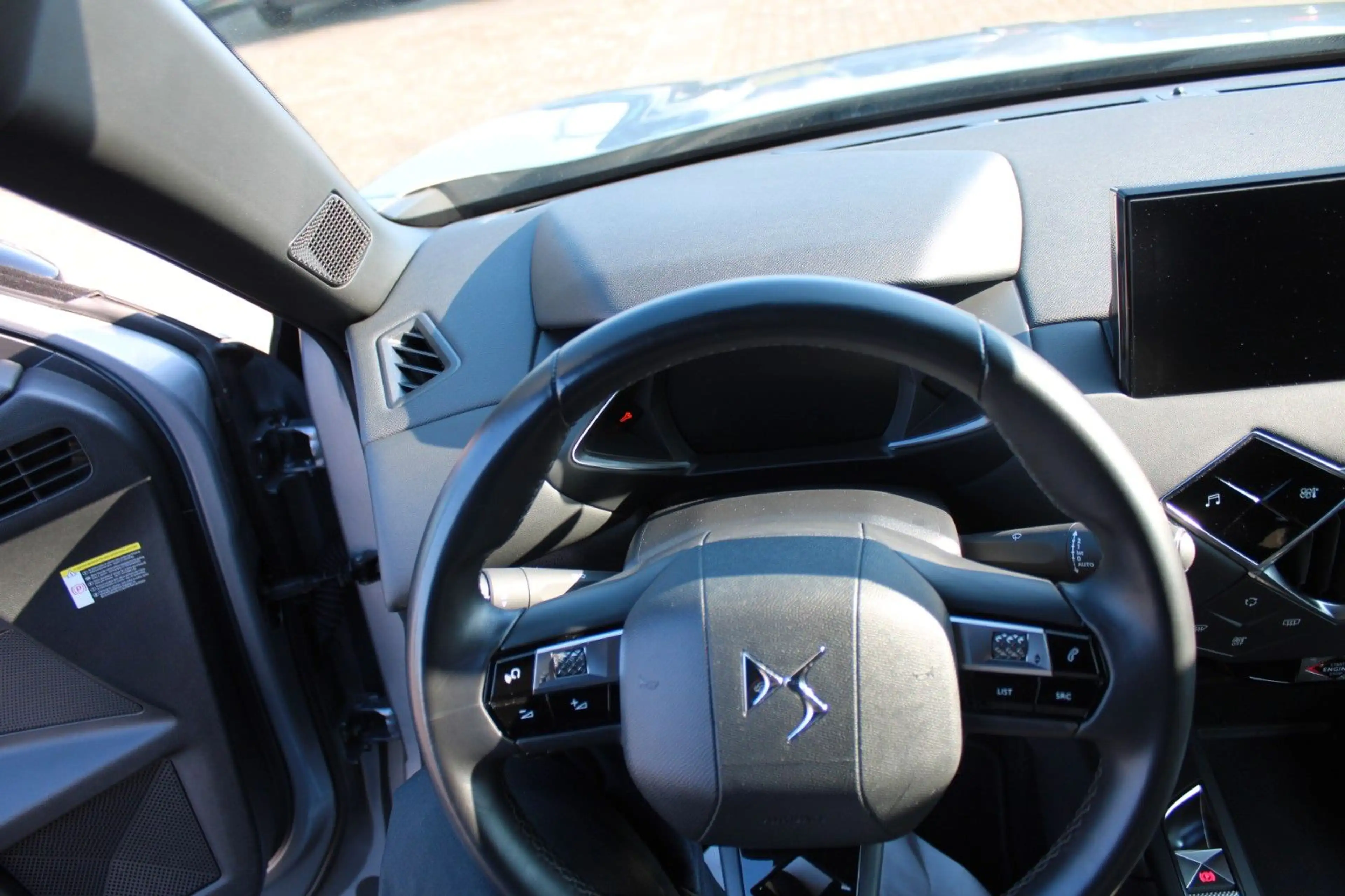 DS Automobiles DS 3 Crossback Bastille Kamera Navi — photo 15