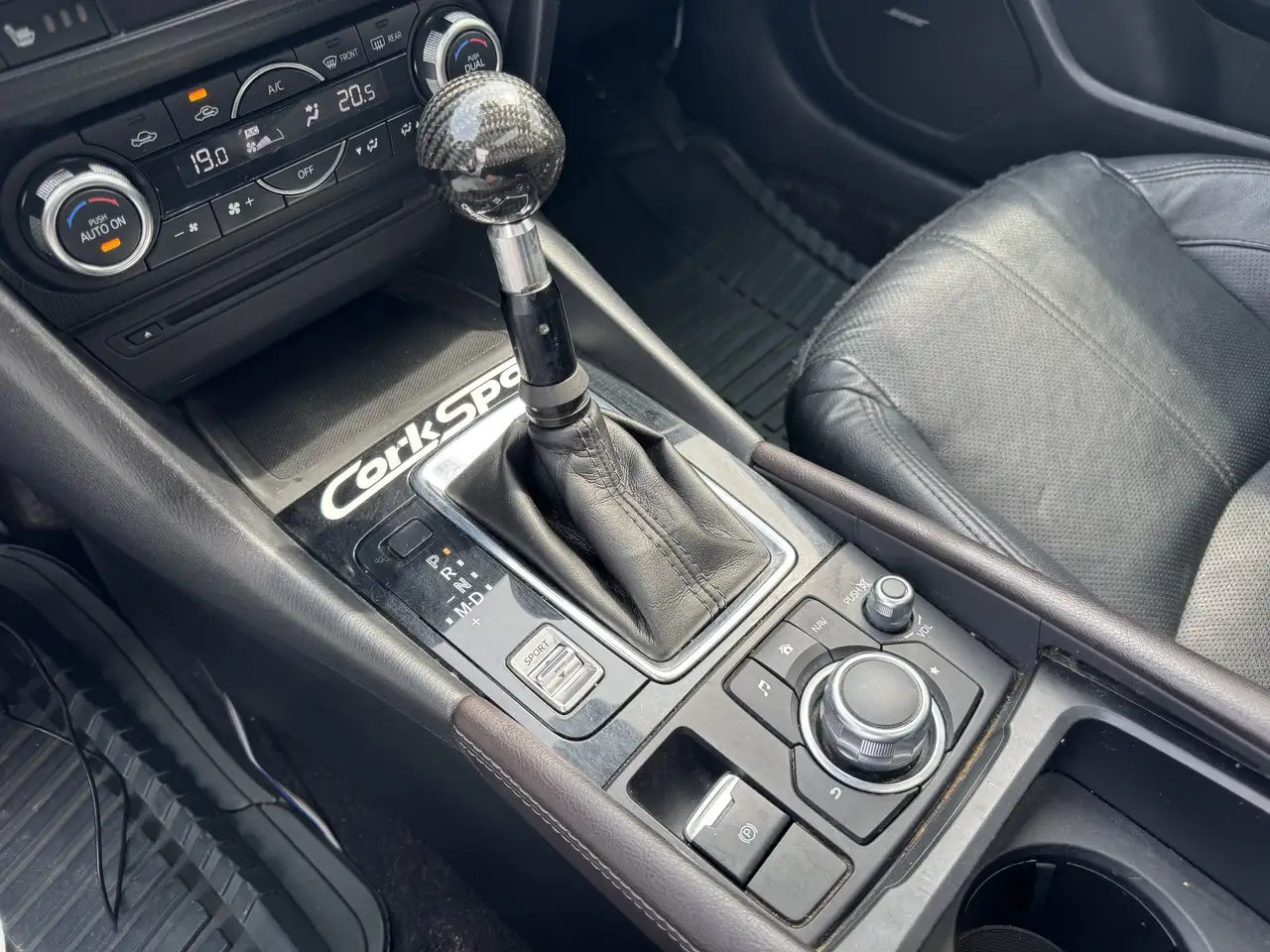 Mazda 3 снимка Mazda 3