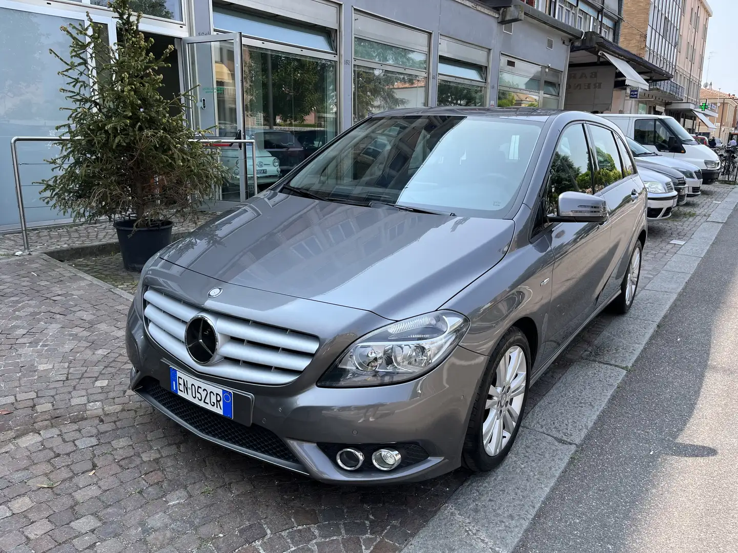 Mercedes-Benz B 180 B 180 be Executive Grigio - 1