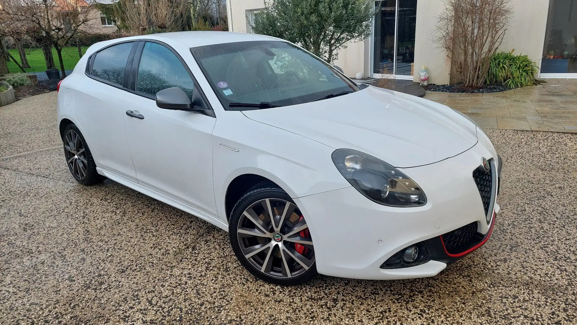 Alfa Romeo Giulietta Giulietta Série 2 1.4 TB MultiAir 150 ch S Blanc - 2
