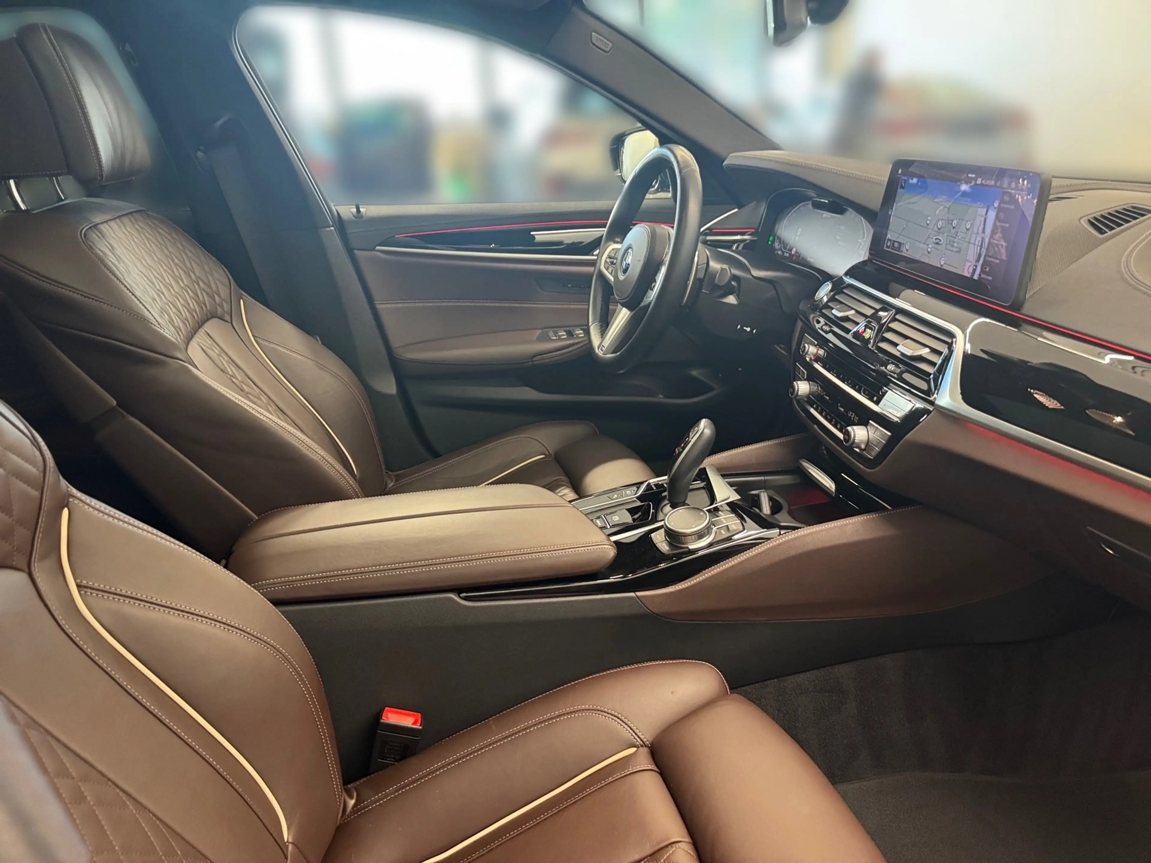 BMW 545 e xDrive — photo 3