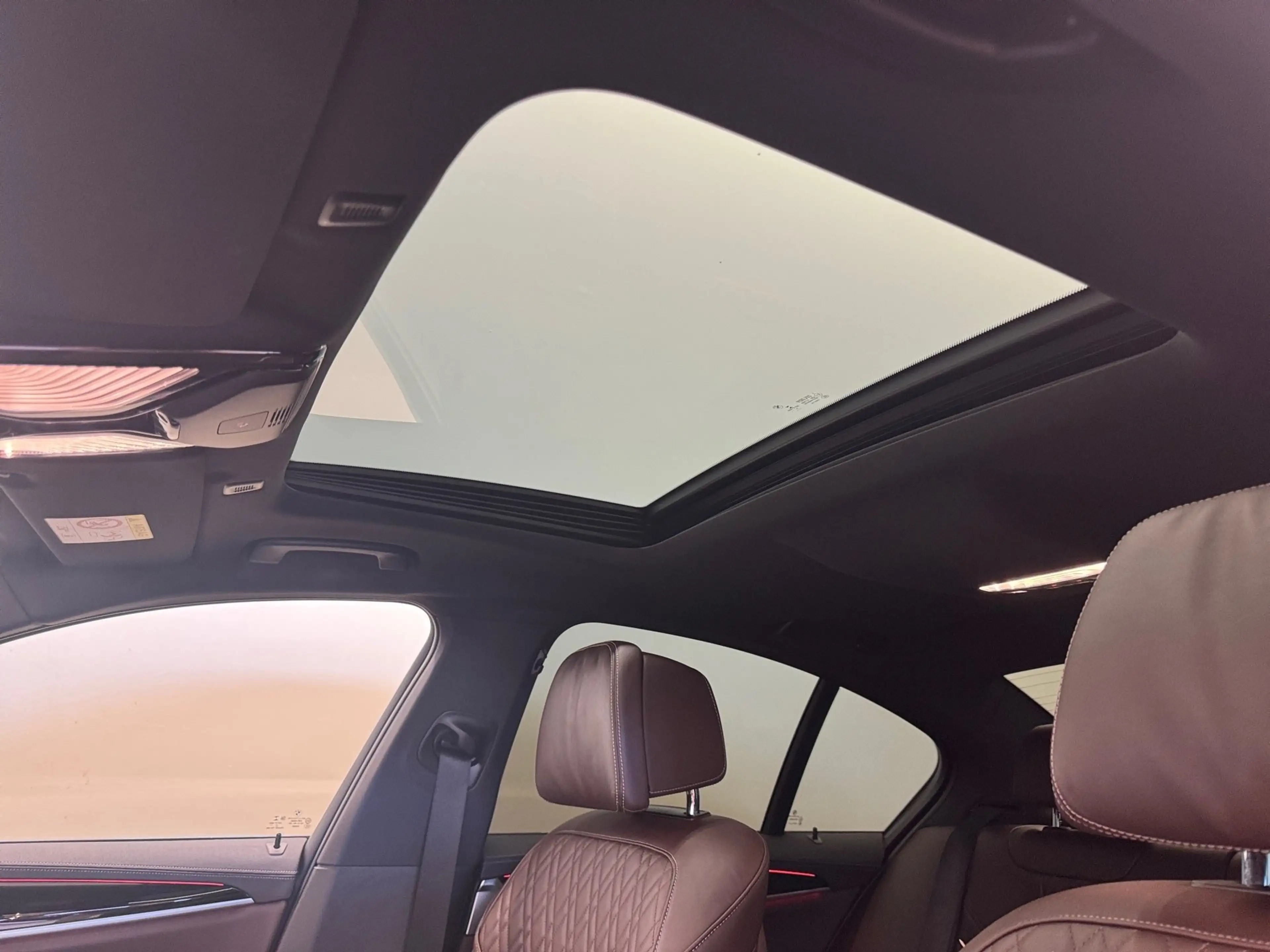 BMW 545 e xDrive — photo 4