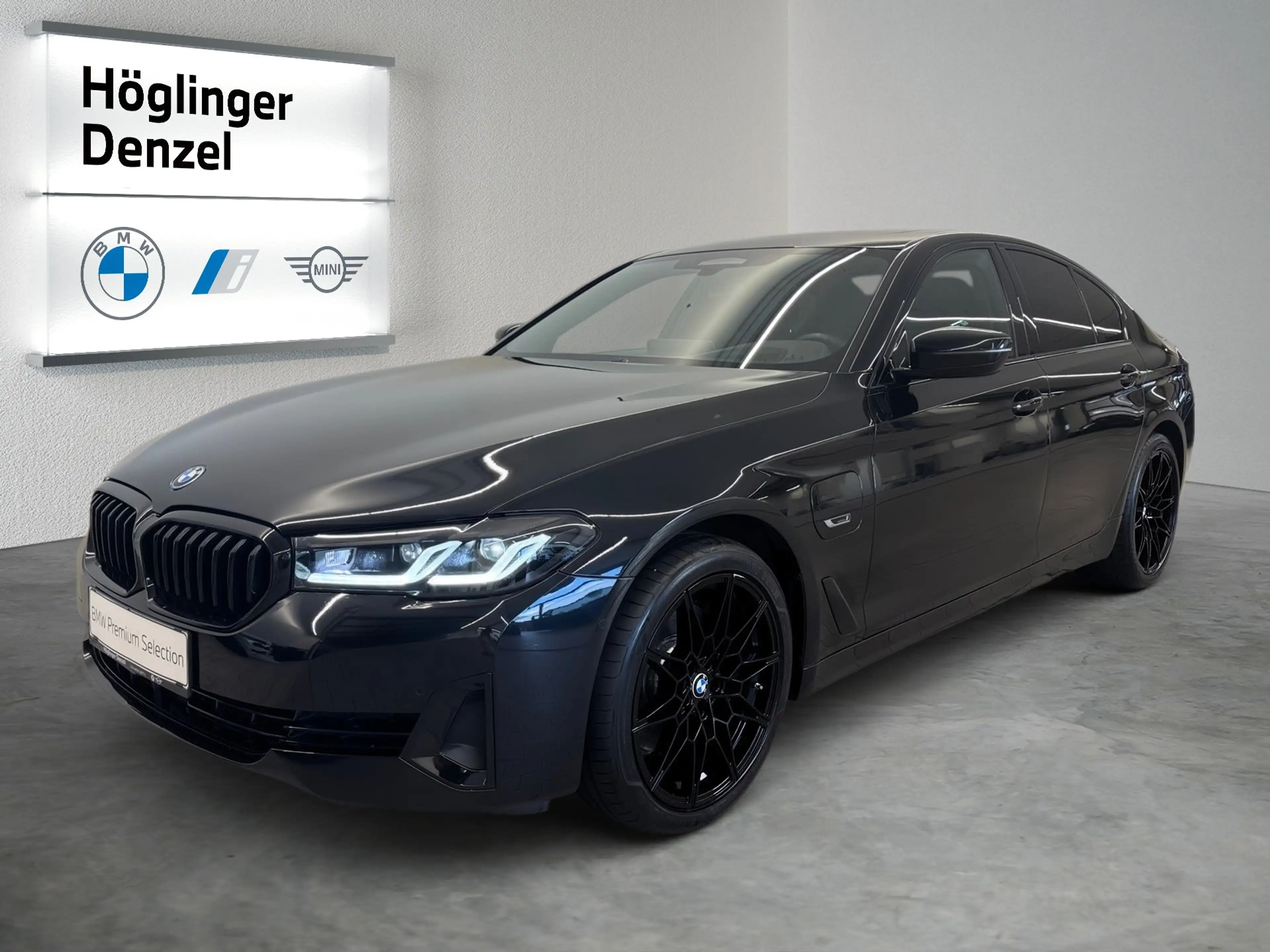 BMW 545 e xDrive — photo 2