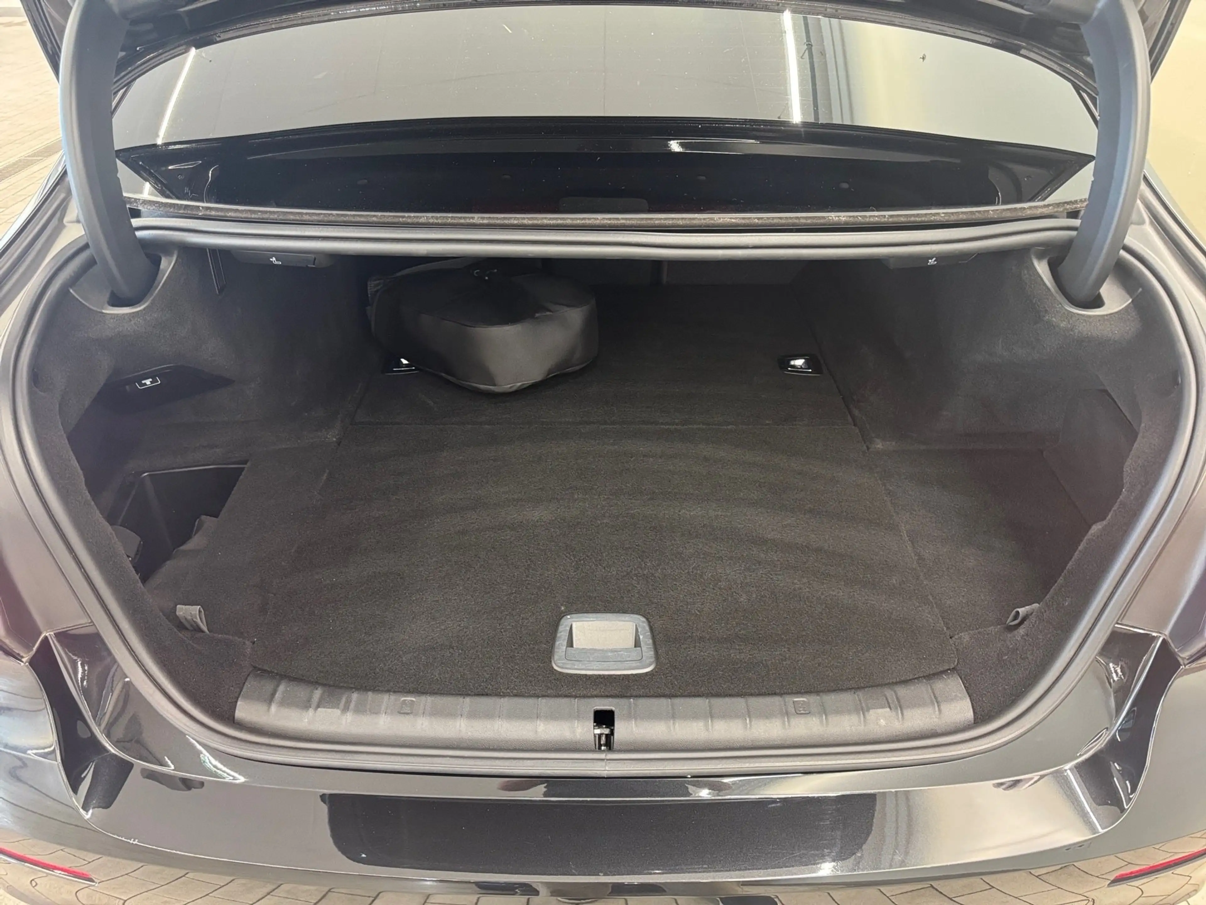 BMW 545 e xDrive — photo 13