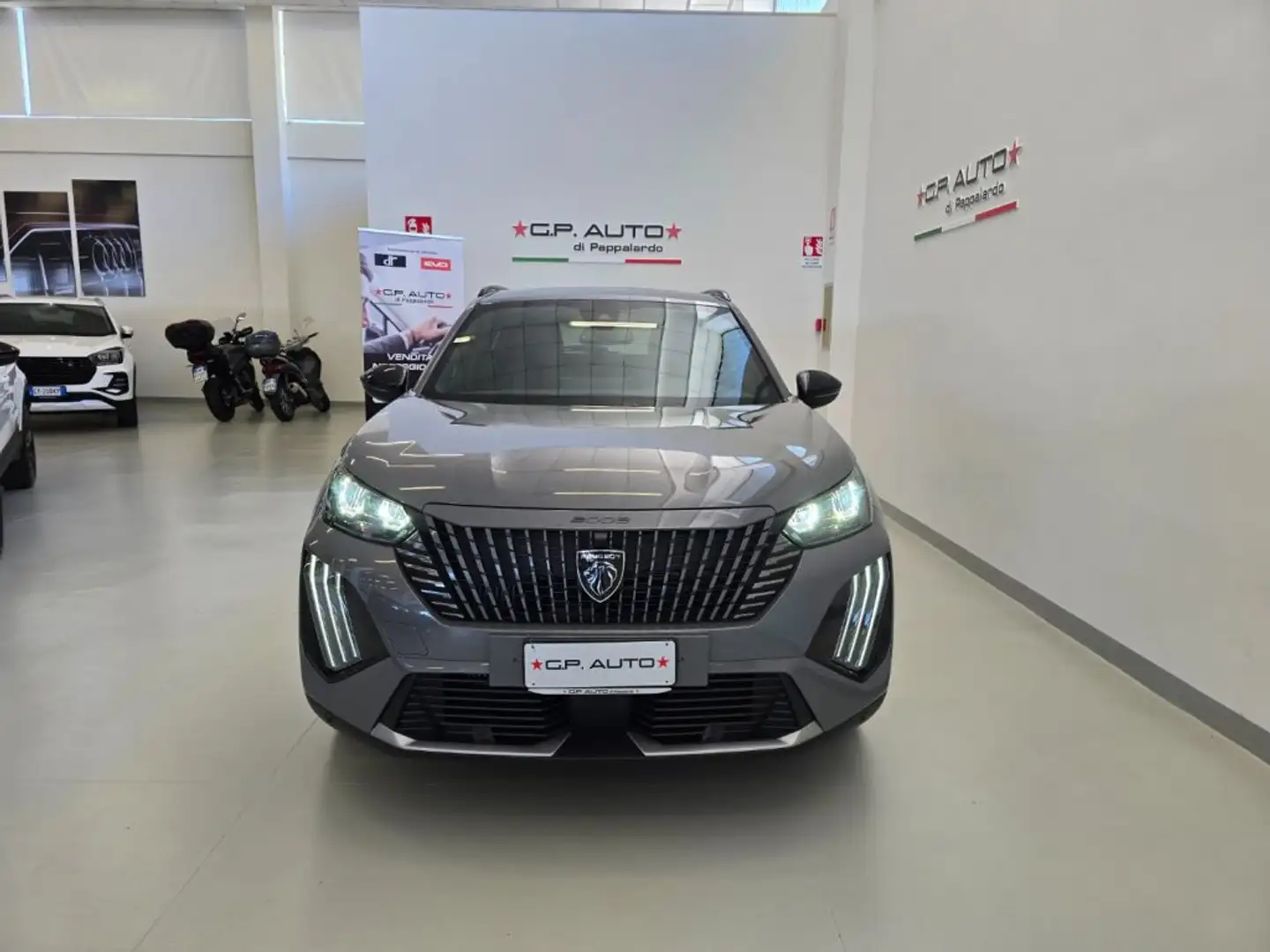 Peugeot 2008 PureTech 100 S&S Allure Grigio - 2