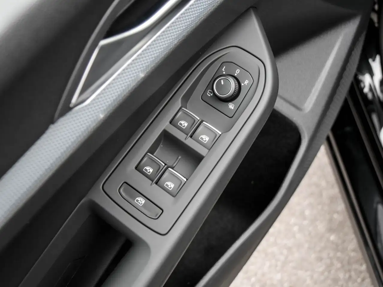 Volkswagen Golf VIII ENERGY 1.5 TSI LED App-Conn. ACC RKamera G... 12