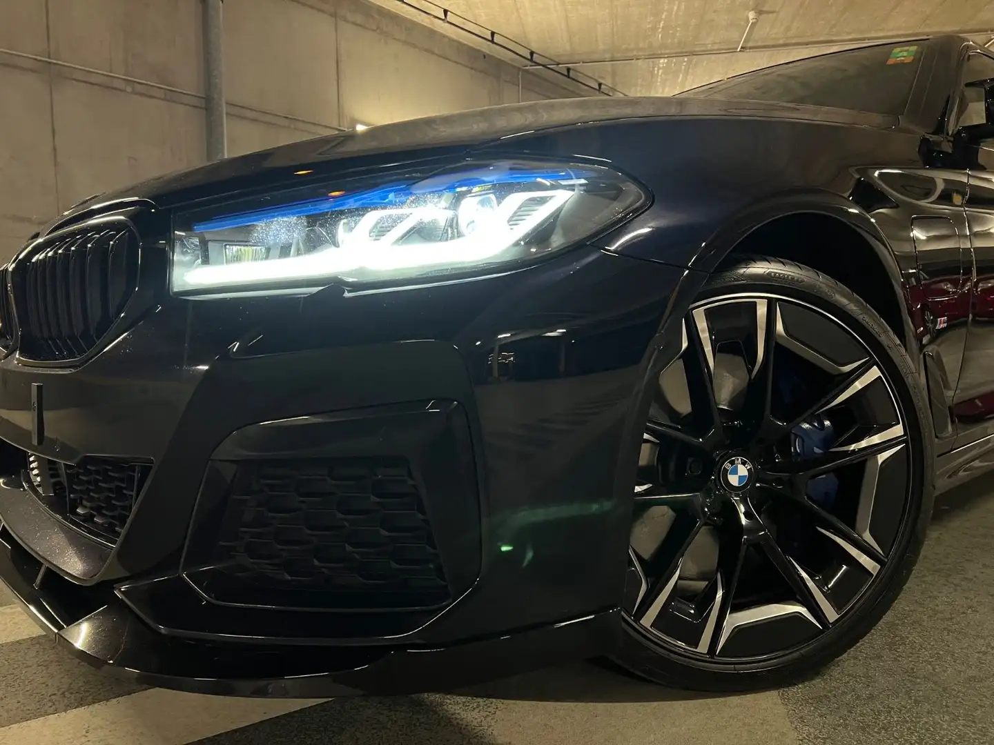 BMW 545 e xDrive M Sport/1.HD/360°-Kam/Adaptiv Drive Zwart - 2