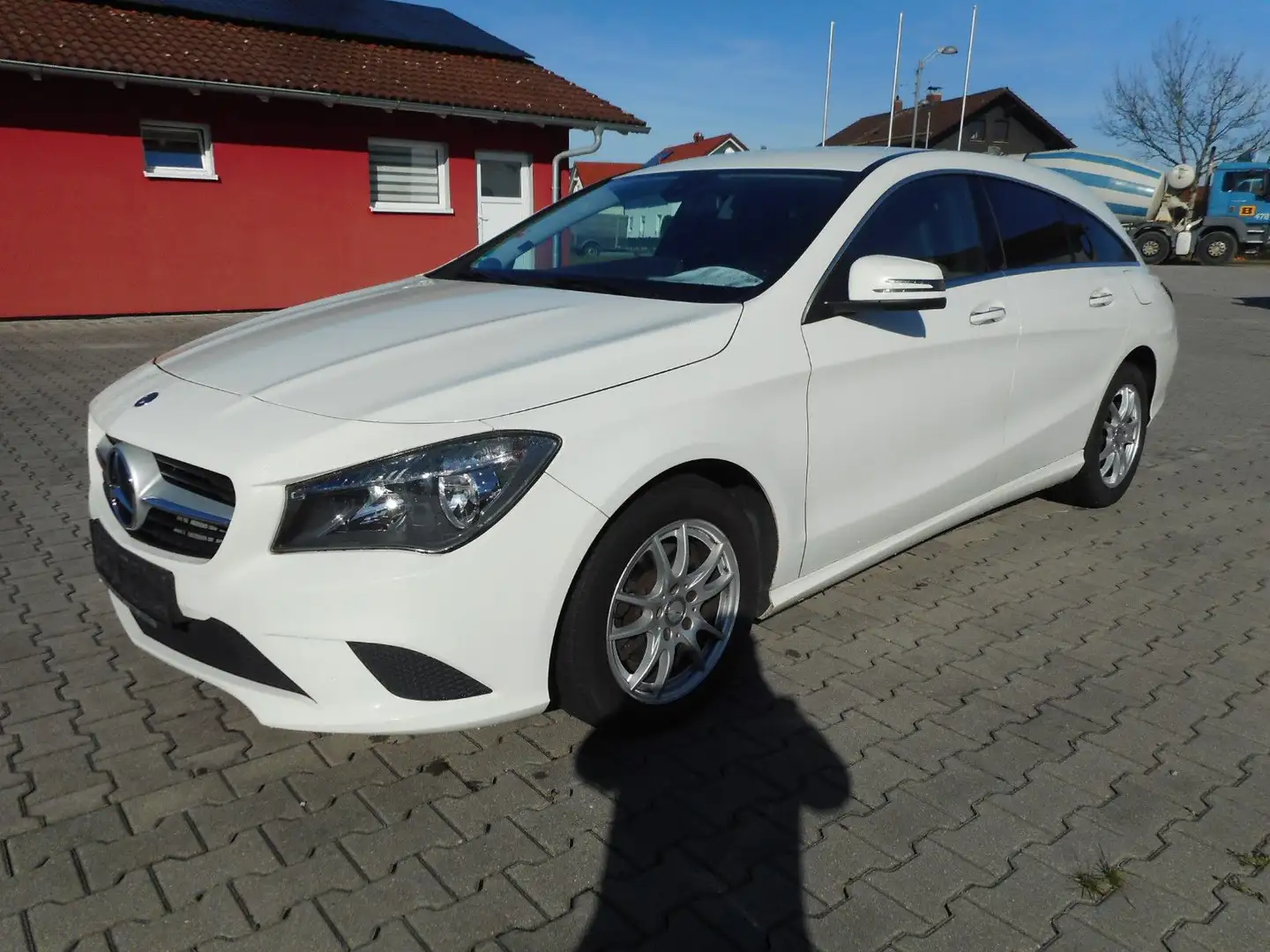 Mercedes-Benz CLA 200 Navi PDC werkstattgepfl Weiß - 1
